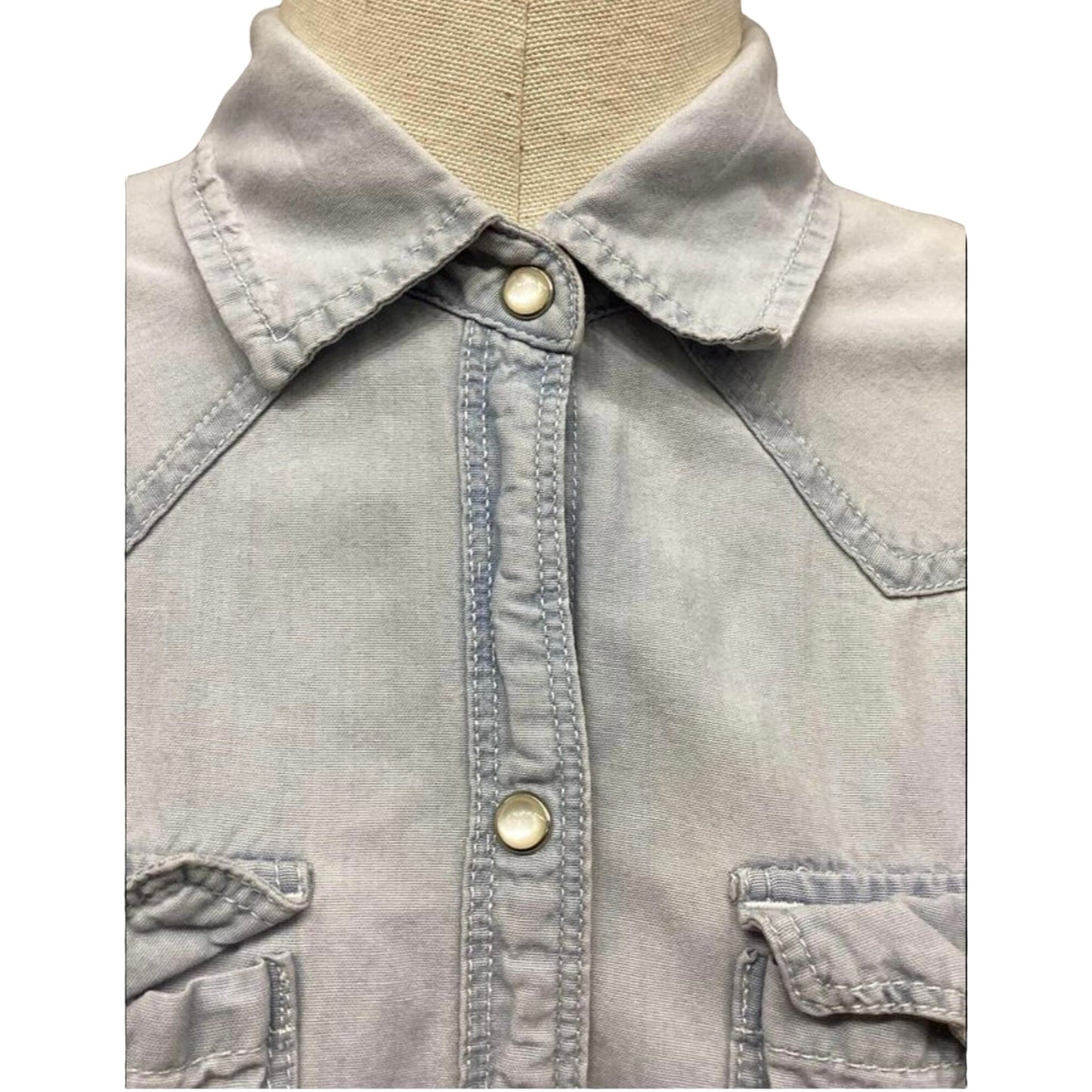 Women’s Hollister Light Wash Button Up