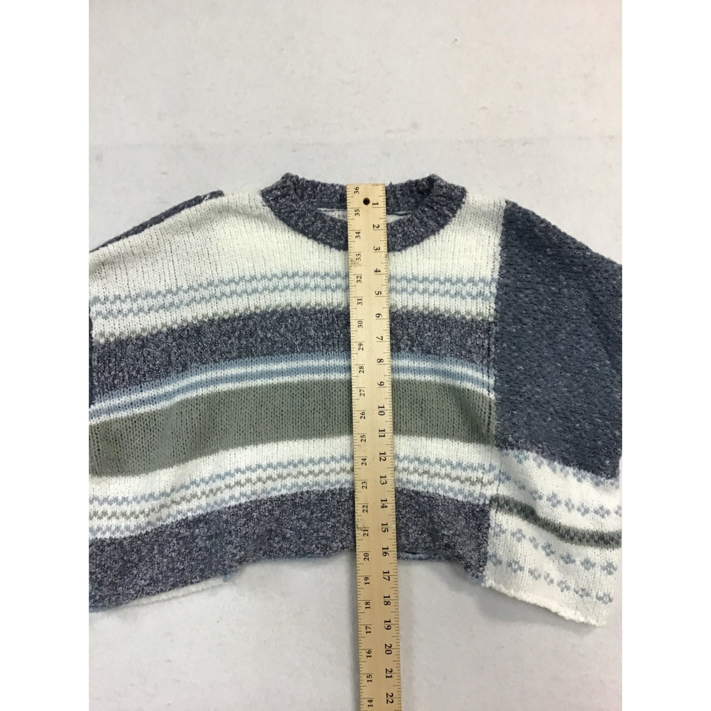 Women’s flattering sweater