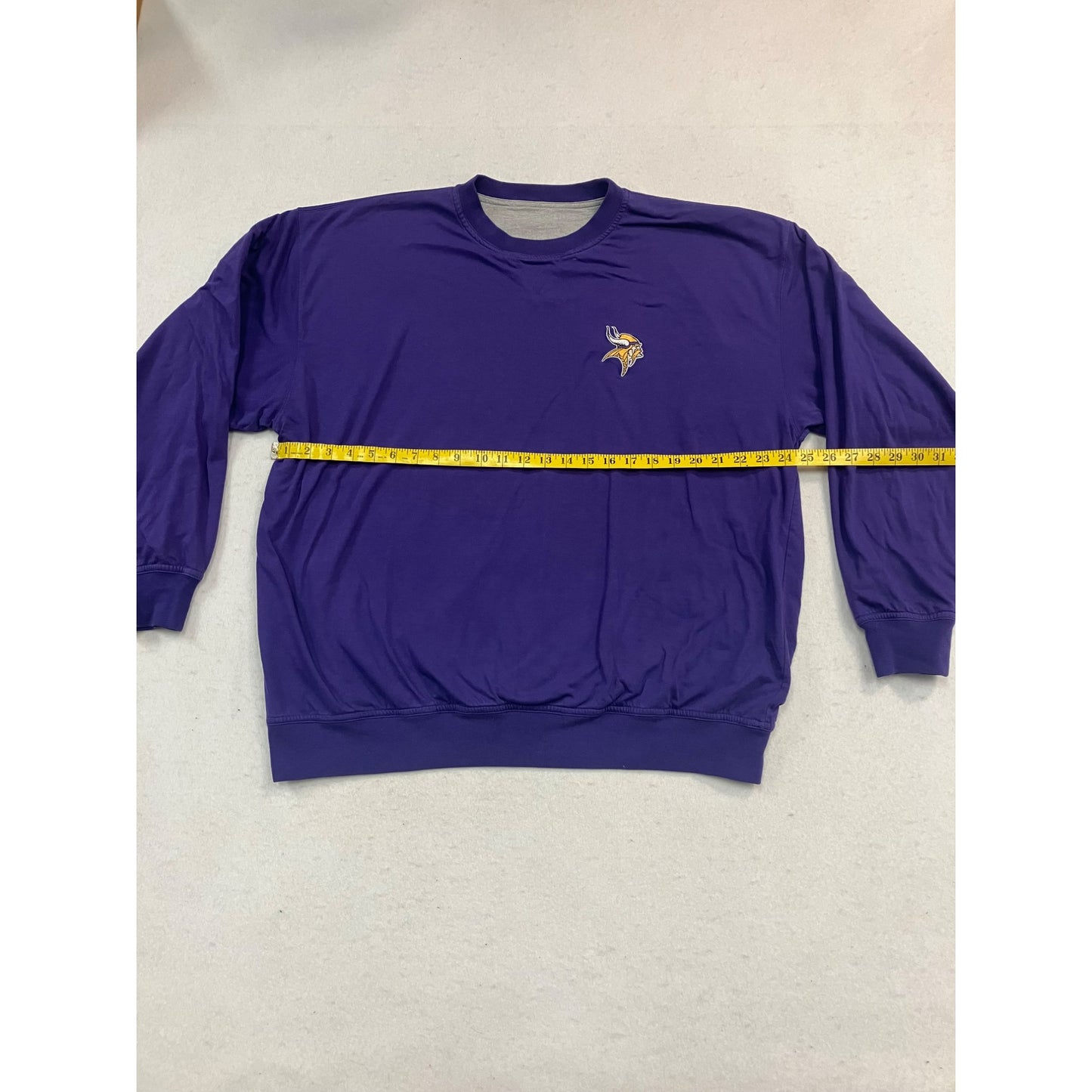 Reversible Vintage 90’s Vikings Crewneck #2700