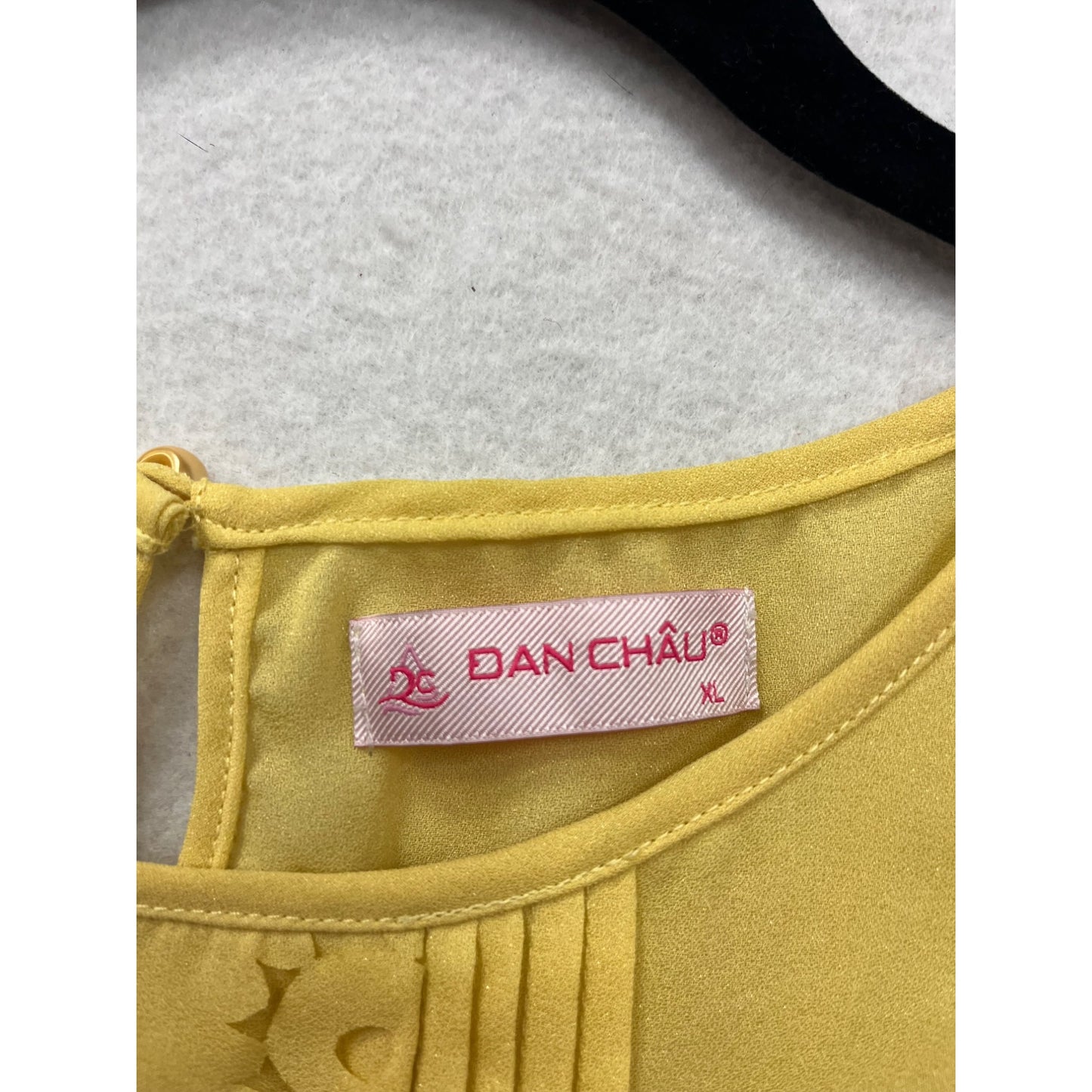 Womens XL Yellow 3/4 Sleeve Blouse With Floral Detail & Back Tie By Dan Chau #6498