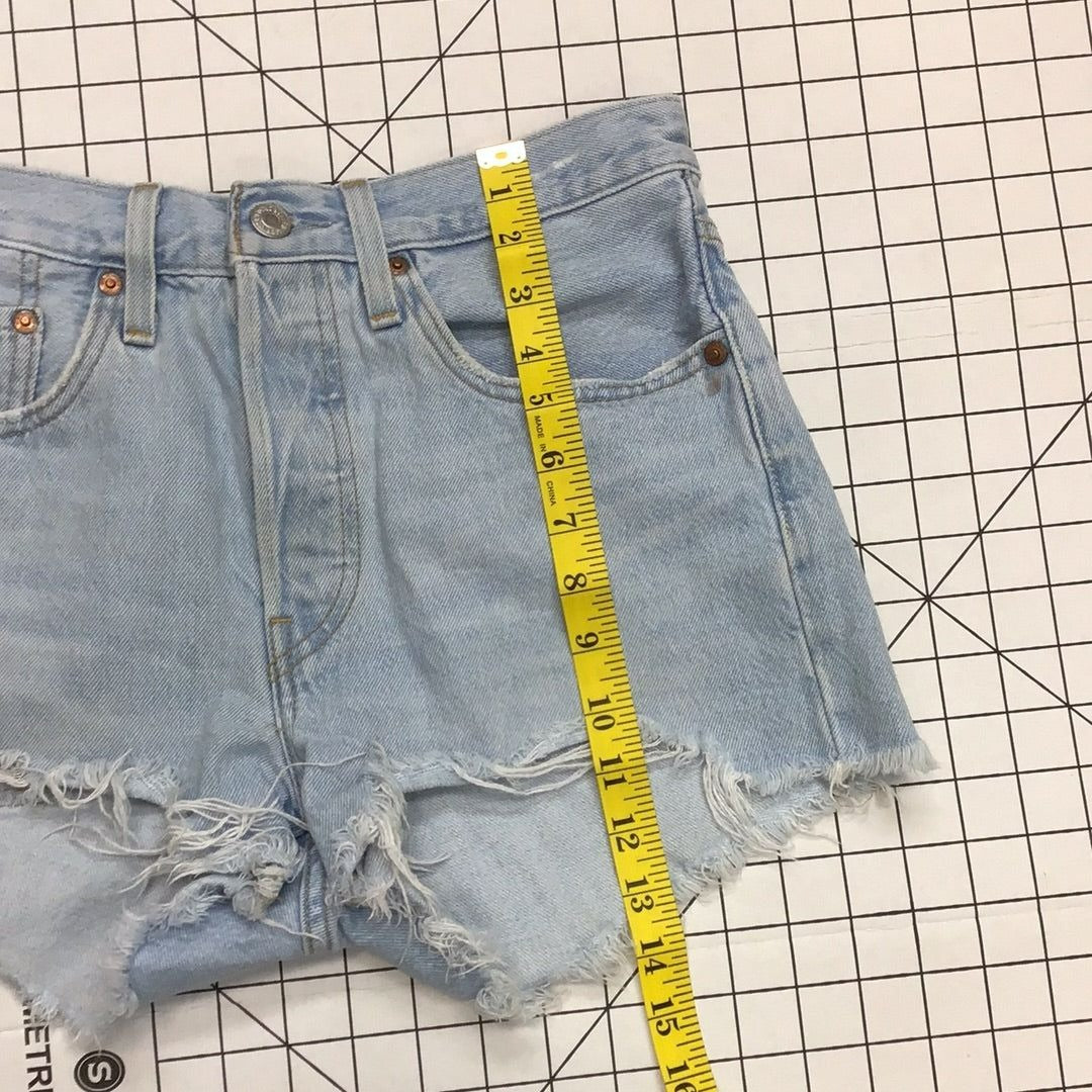 Women’s Light-wash Levi Jean Shorts