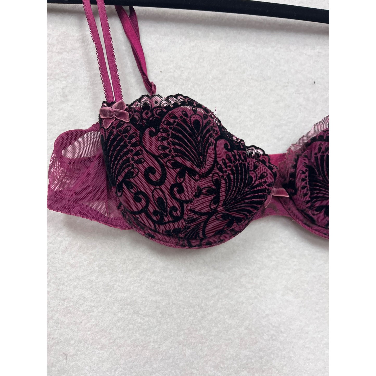 Women’s Vintage Betsey Johnson Pink & Black Lace Underwire Bra #6045