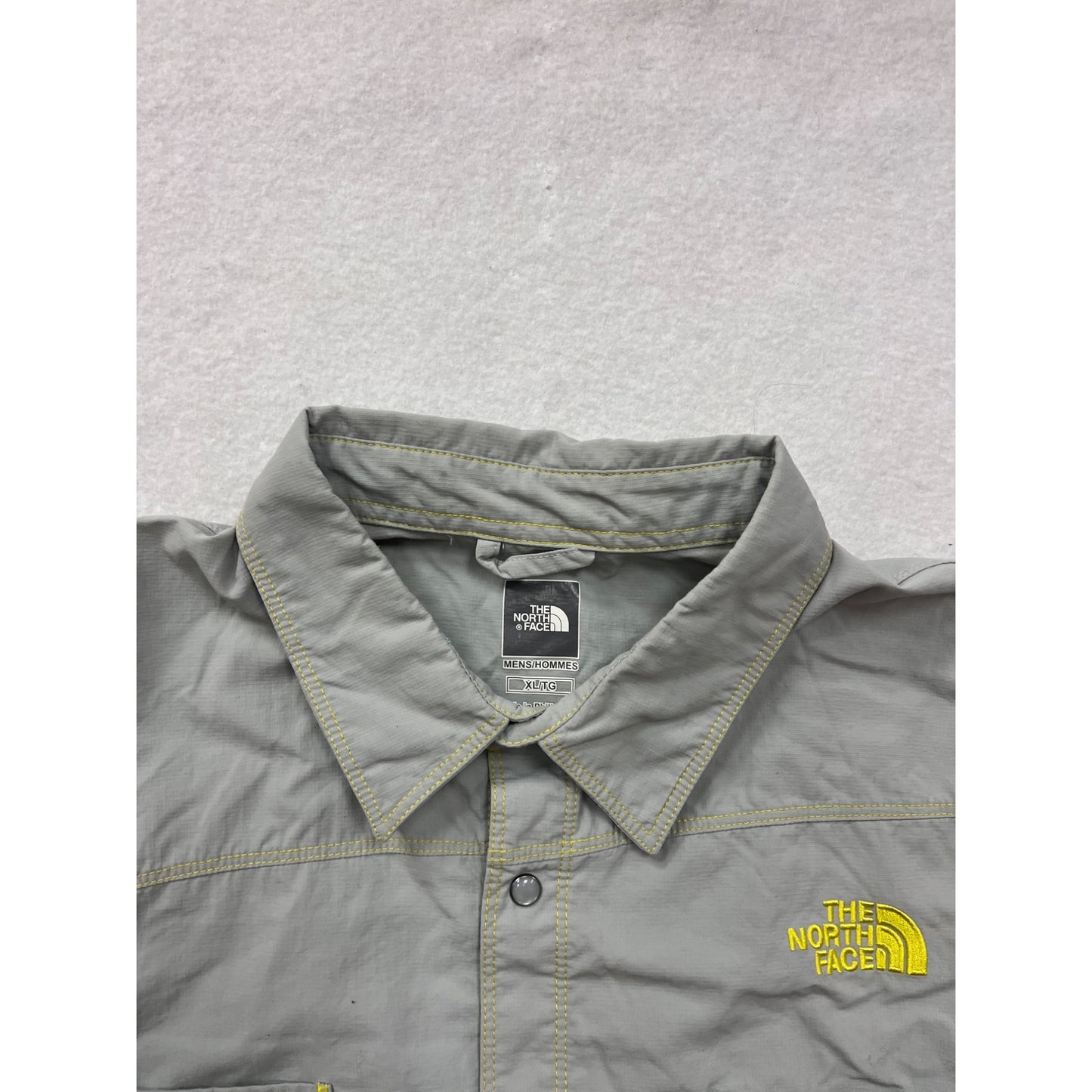 The North Face Mens XL Light Gray Short Sleeve Button-Up Shirt #6612