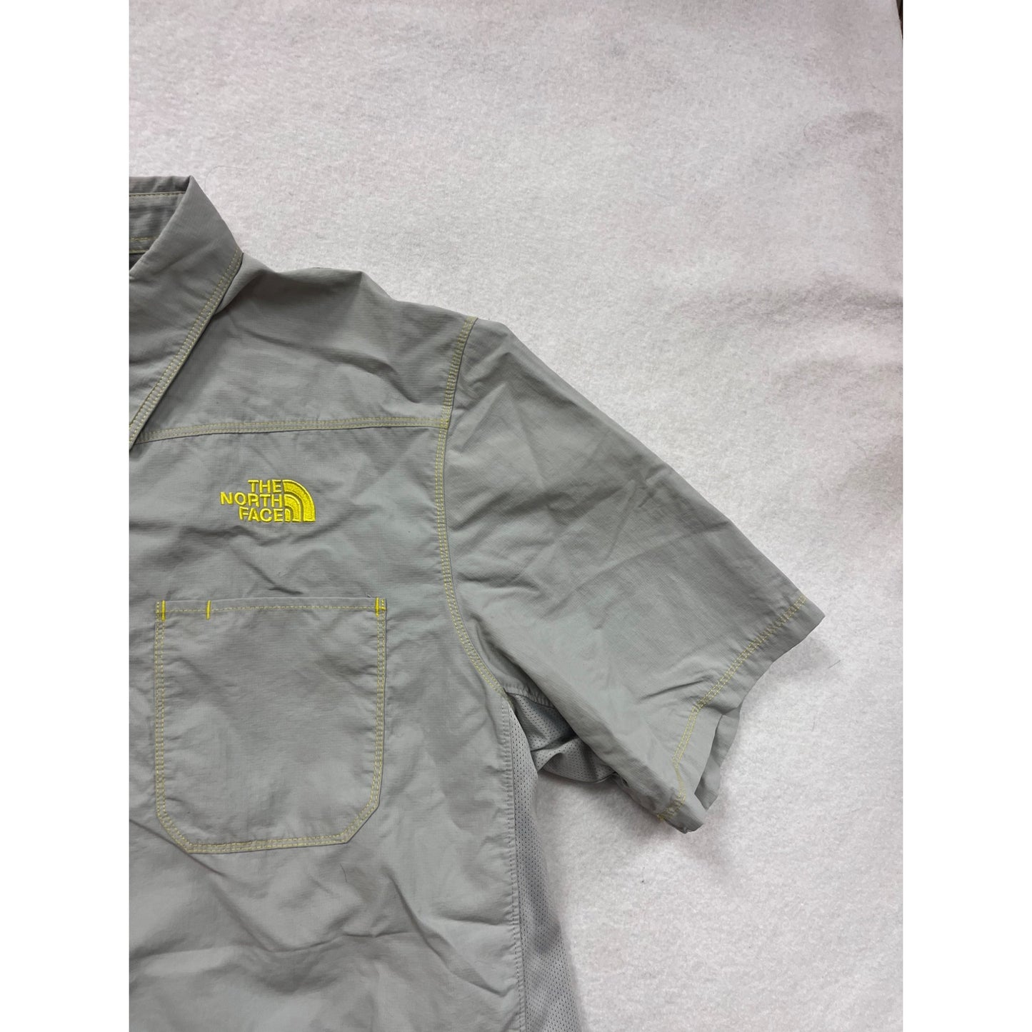 The North Face Mens XL Light Gray Short Sleeve Button-Up Shirt #6612