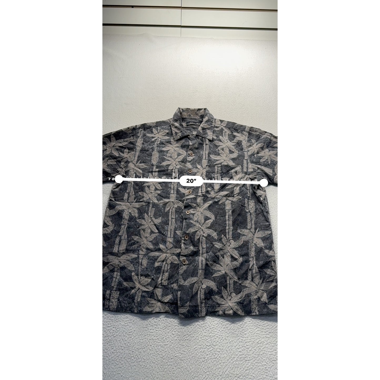 Milano Bay Hawaiian M Short Sleeve Gray/Beige Palm Tree Design #9125