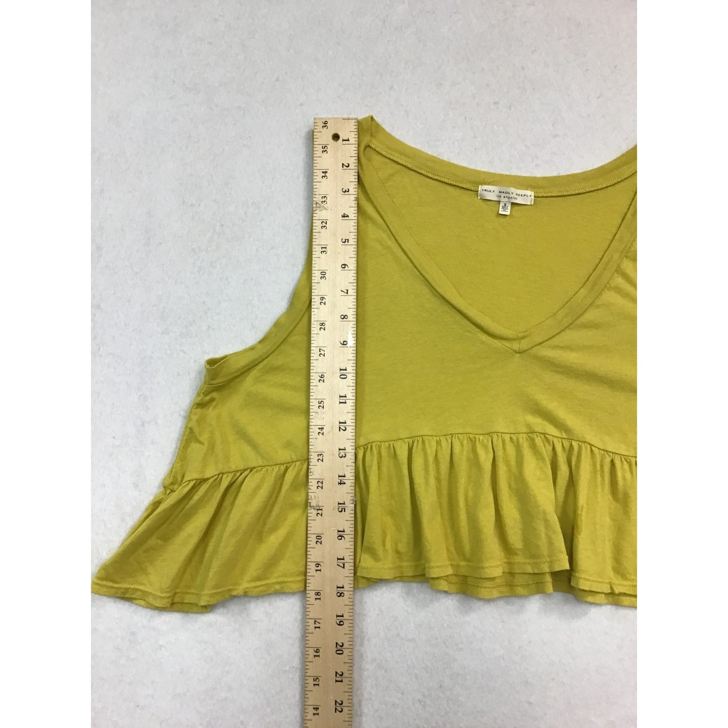 Women’s Lose Fitting Ruffled Crop-Top