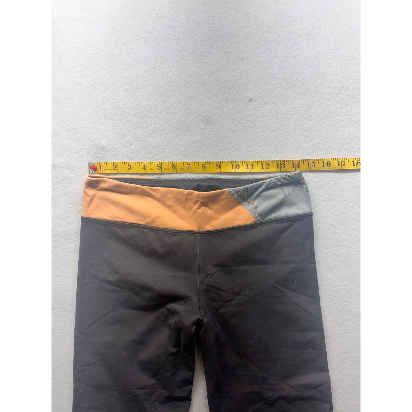 Women’s The North Face Gray Vapor Wick Yoga Pants #6016