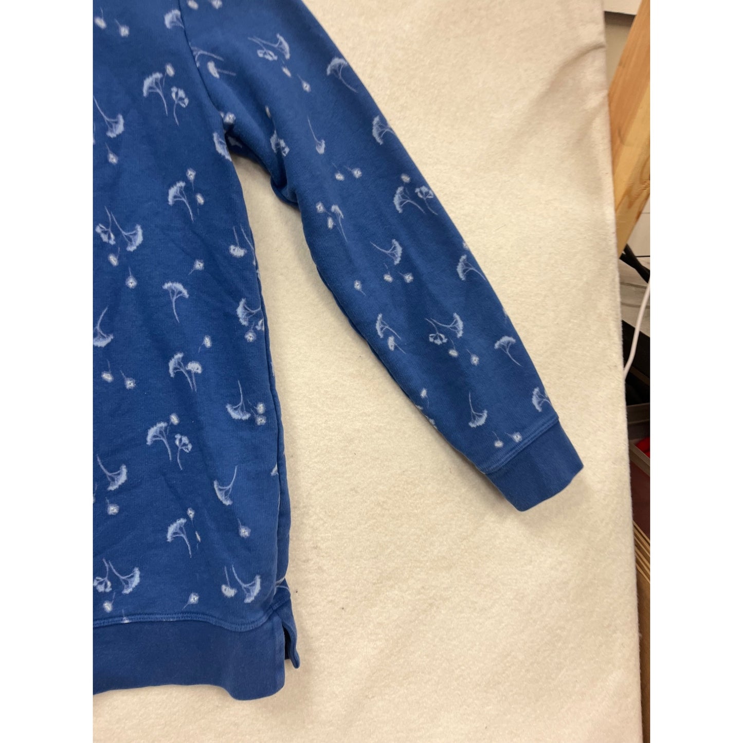 Lands End Kids Blue Dandelion Print Sweatshirt M #820A