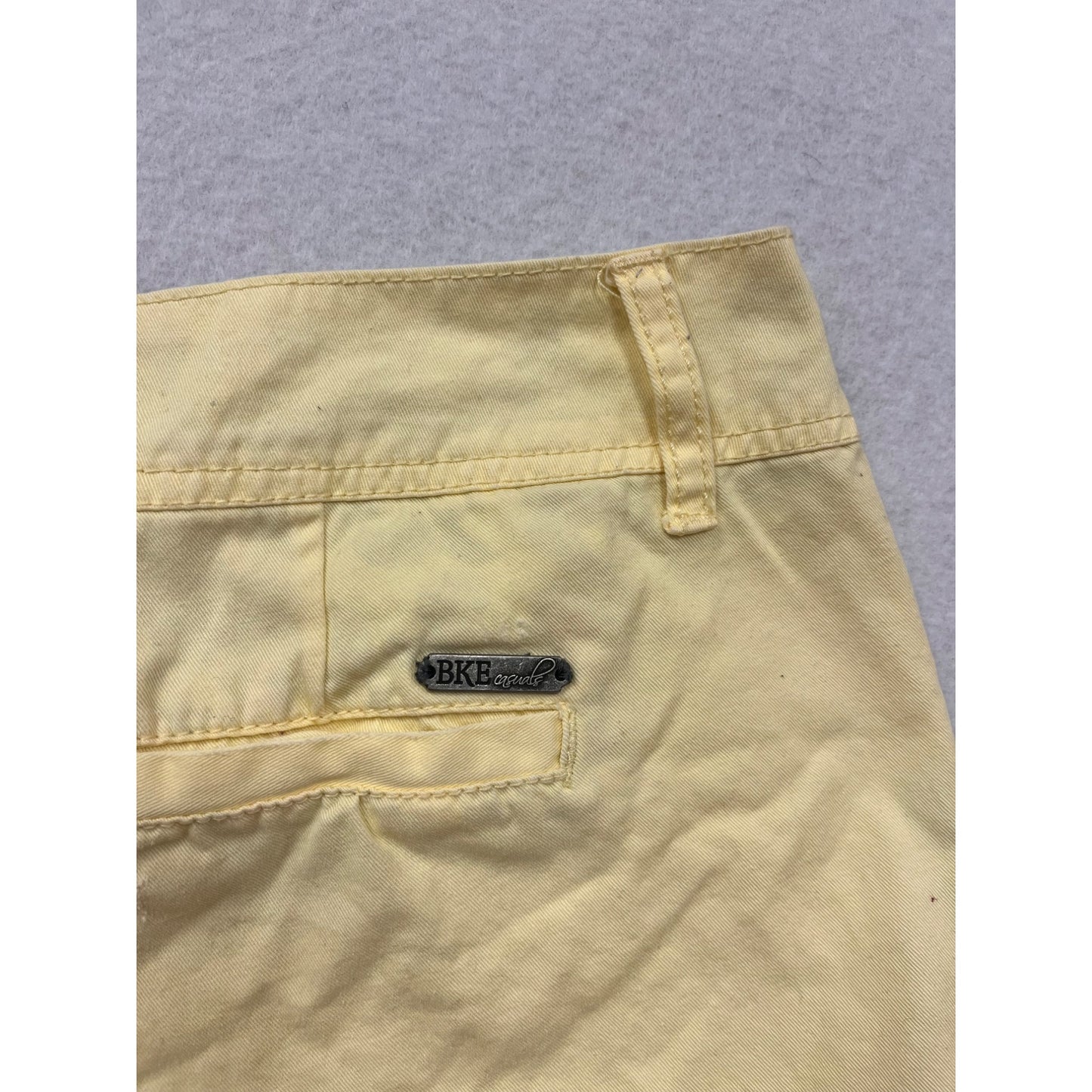 Women’s Size 4 BKE Yellow Mid-Rise Shorts #6418