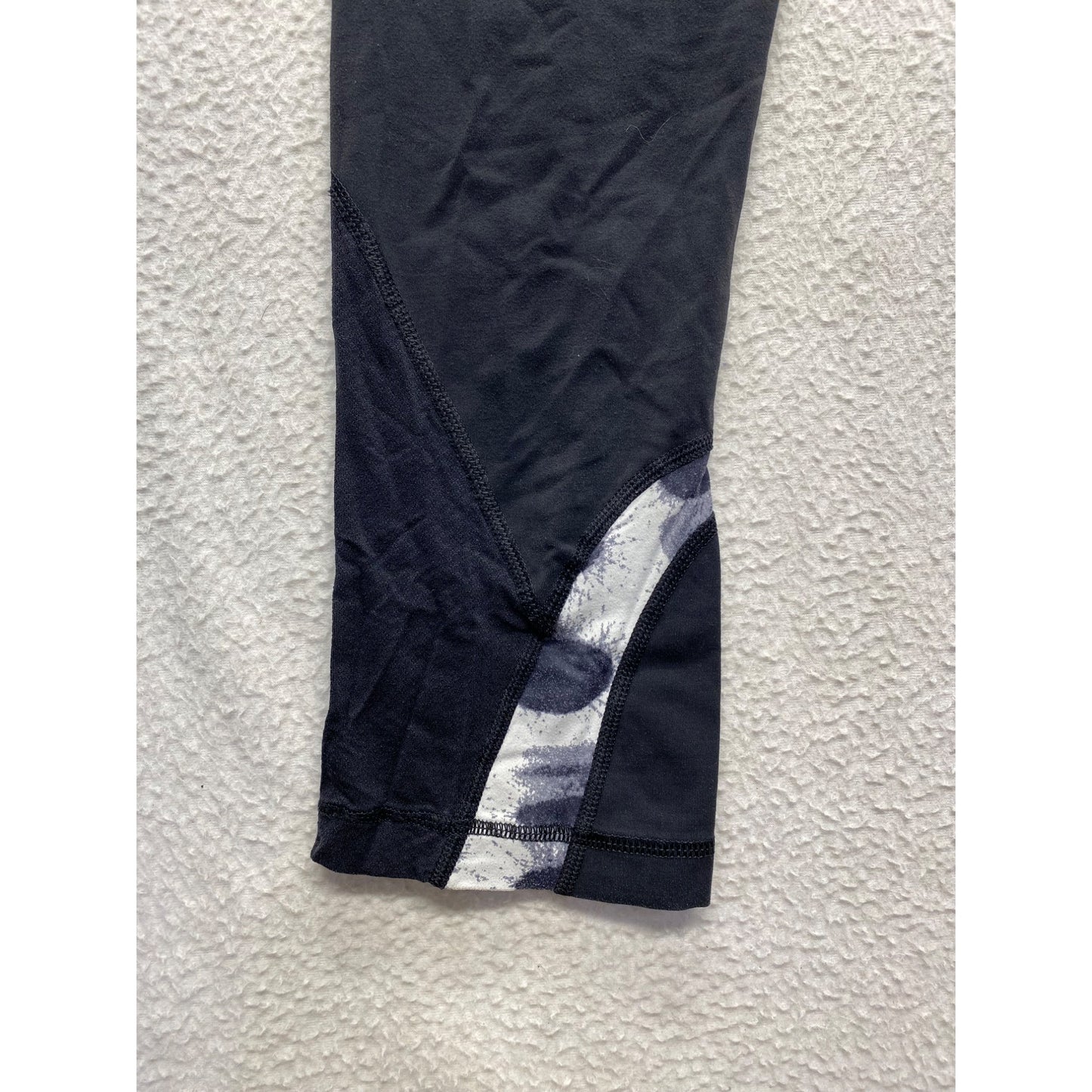Lululemon Black Cropped Yoga Pants With Green & Gray Waistband #7334