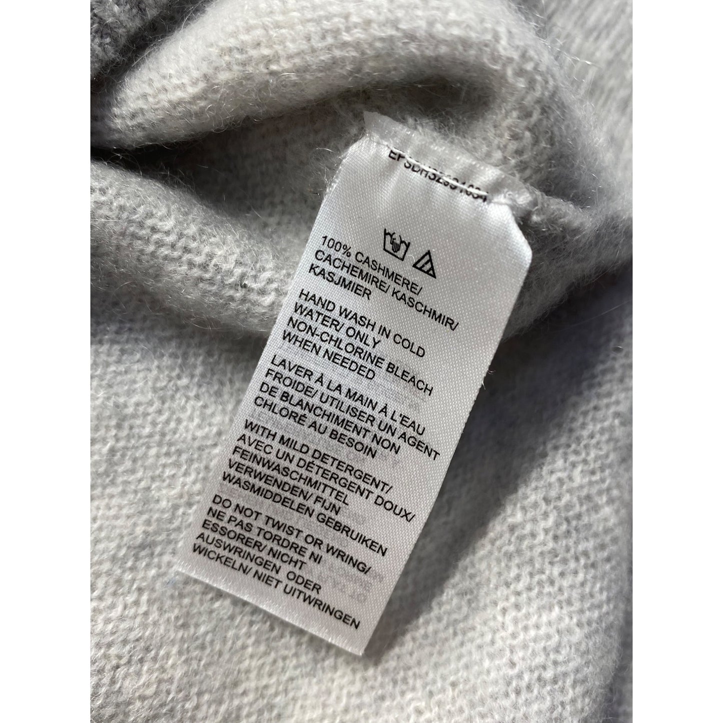 Saks Fifth Avenue Gray V-Neck Cashmere Sweater #7408