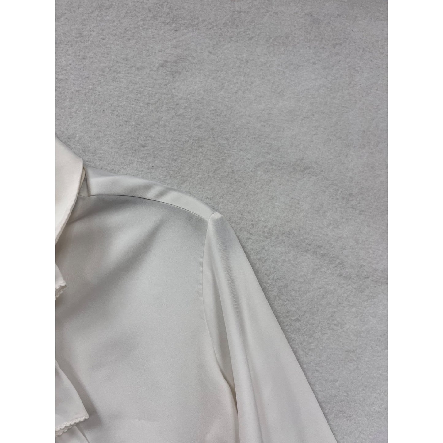 Vintage Terry Chicago White Ruffled Button-Up Blouse #8355