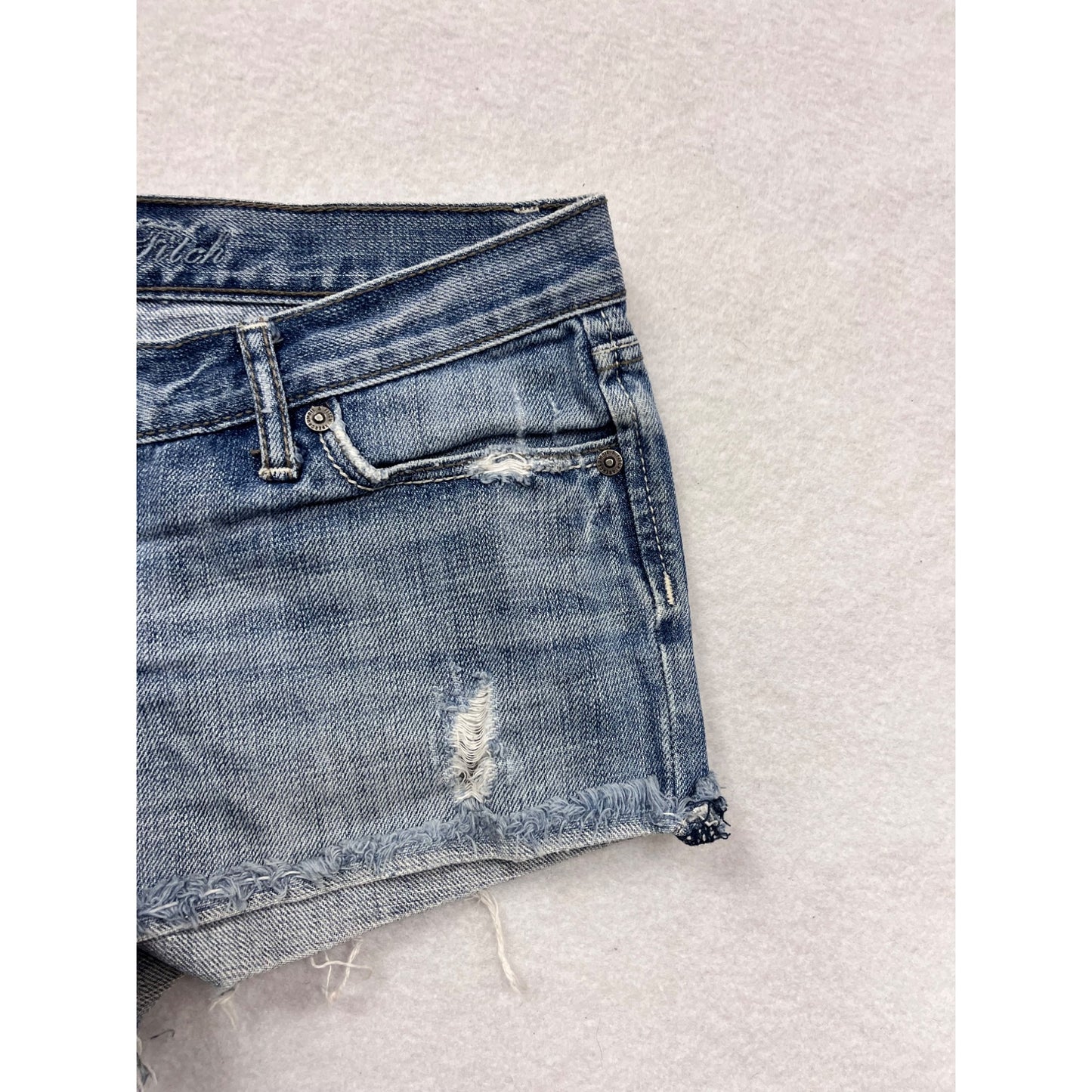 Abercrombie & Fitch Women’s Size 2 Distressed Denim Cutoff Shorts #6406