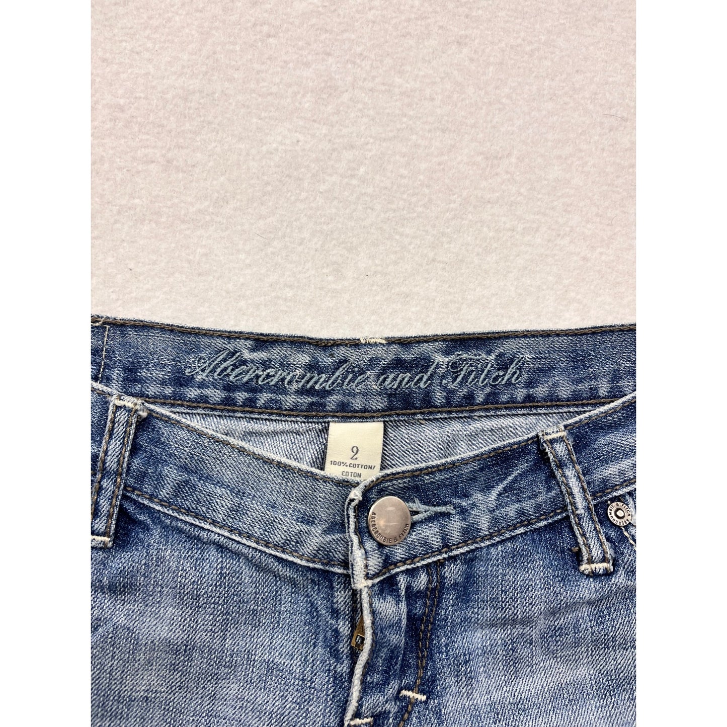 Abercrombie & Fitch Women’s Size 2 Distressed Denim Cutoff Shorts #6406