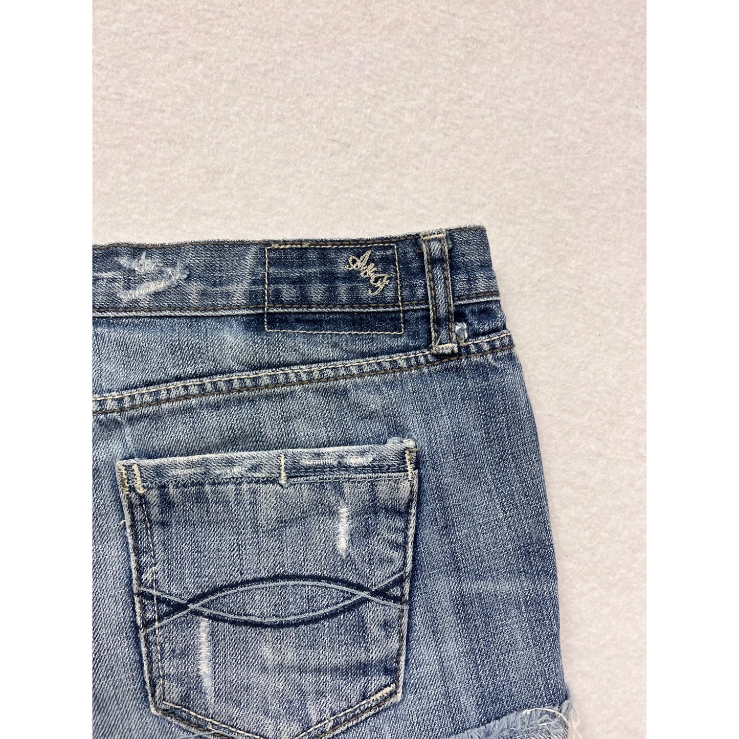 Abercrombie & Fitch Women’s Size 2 Distressed Denim Cutoff Shorts #6406