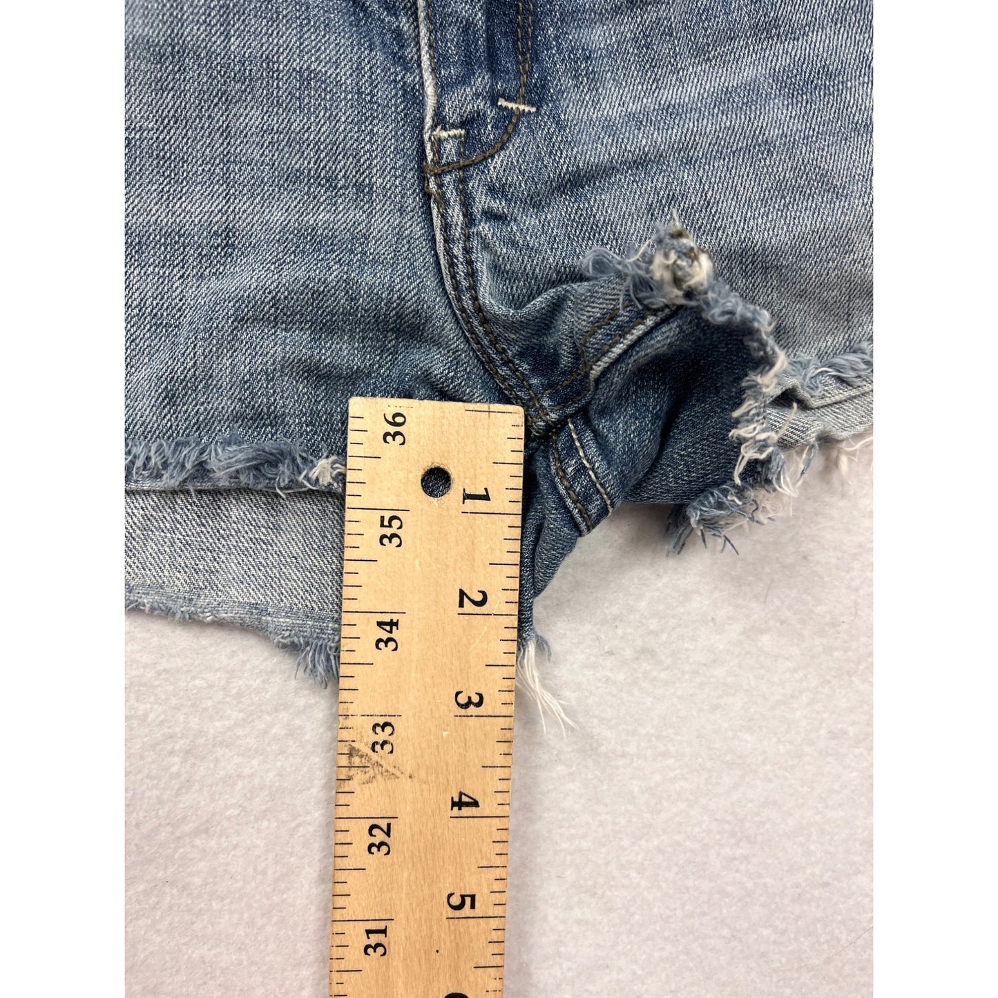 Abercrombie & Fitch Women’s Size 2 Distressed Denim Cutoff Shorts #6406
