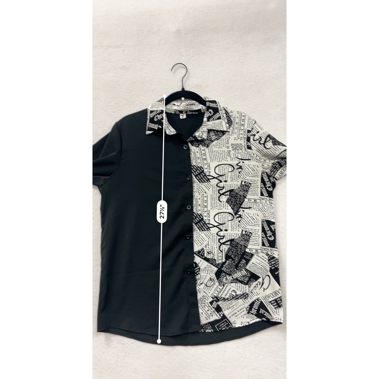 Black & White Button-Up Shirt With Newspaper Print Long Sleeves Yong Fong Womens M Lightweight Casual Fit #6903