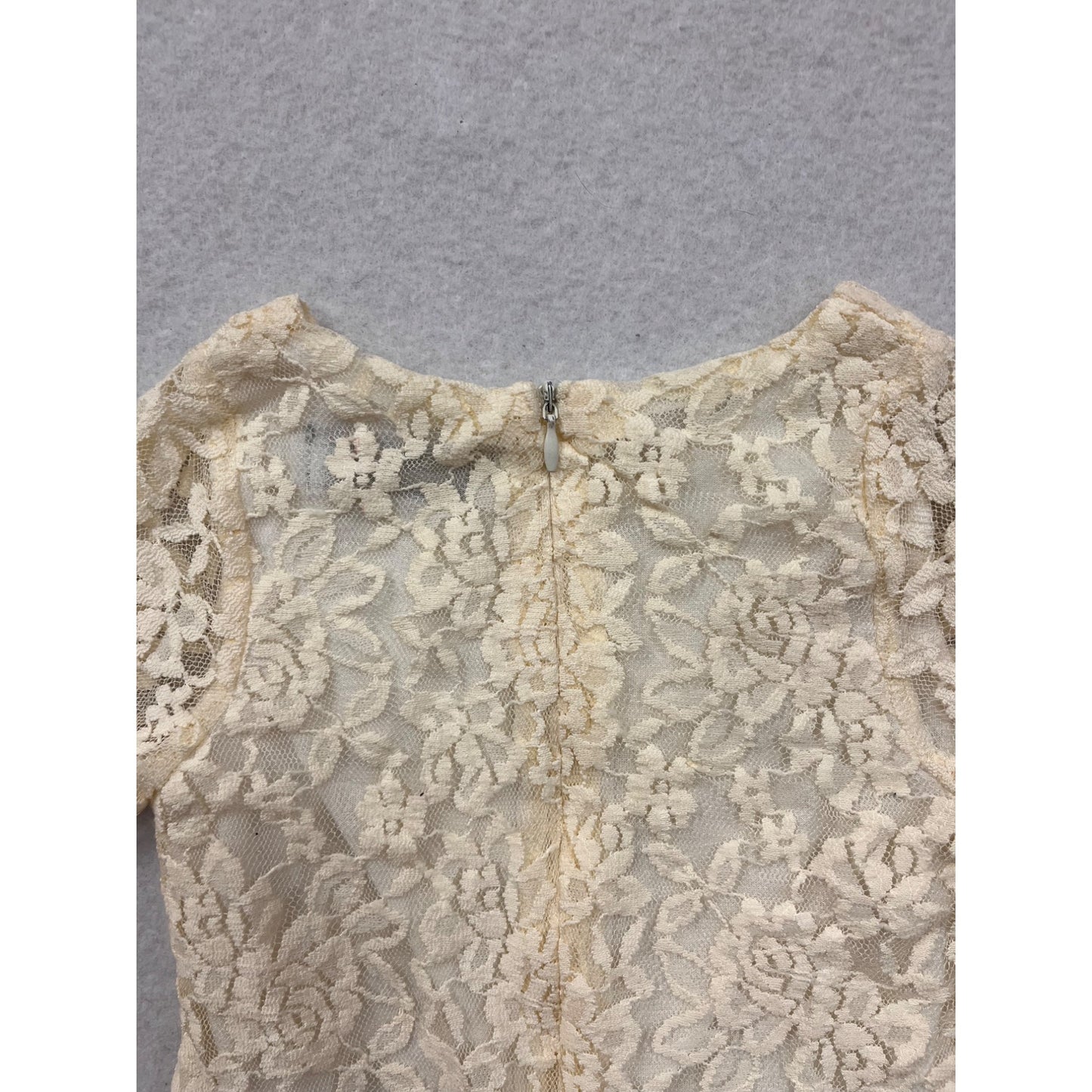 Girls Ivory Lace Dress By D. Lilies Collection Floral Pattern 3/4 Sleeves Back Zipper Closure Size 5-6 #6921