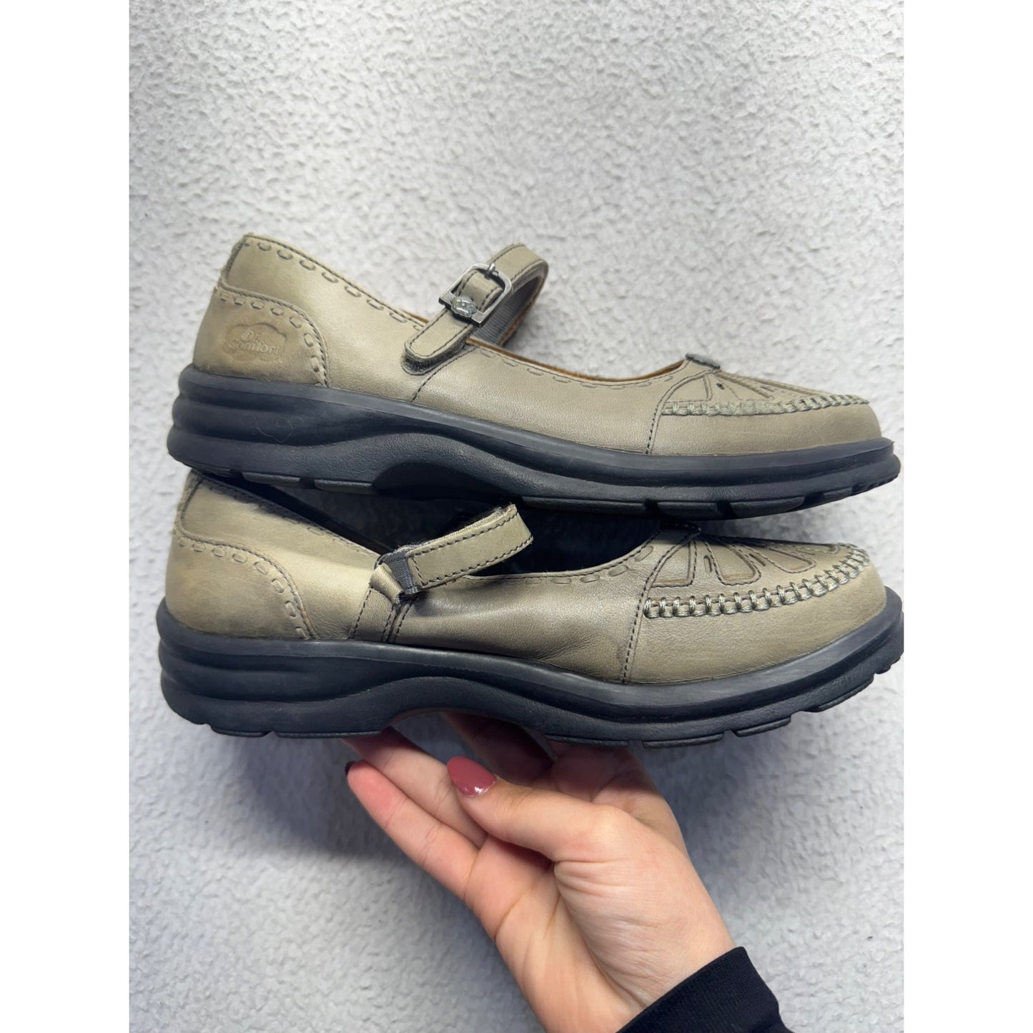 Dr. Comfort Mary Jane Leather Shoes Size 8.5 Beige #9019
