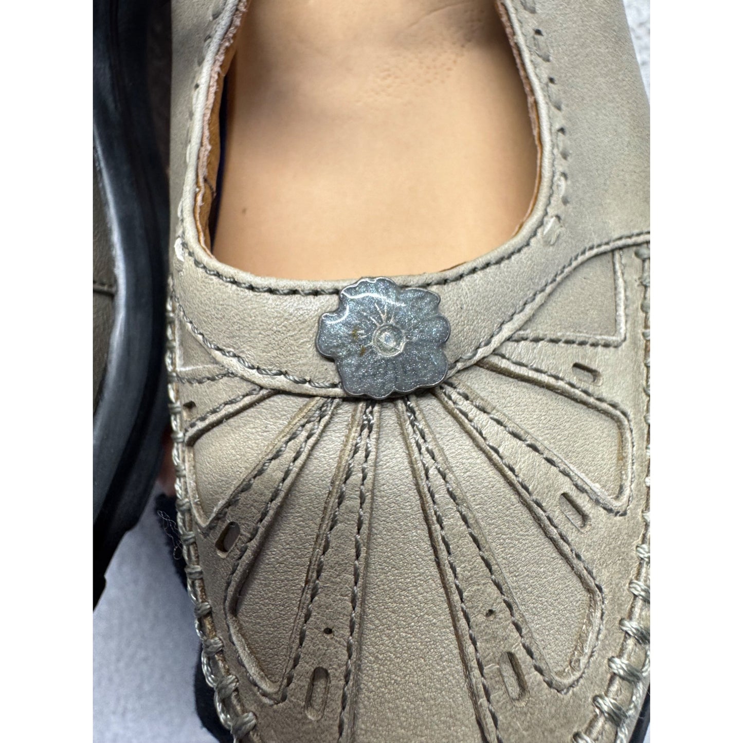 Dr. Comfort Mary Jane Leather Shoes Size 8.5 Beige #9019