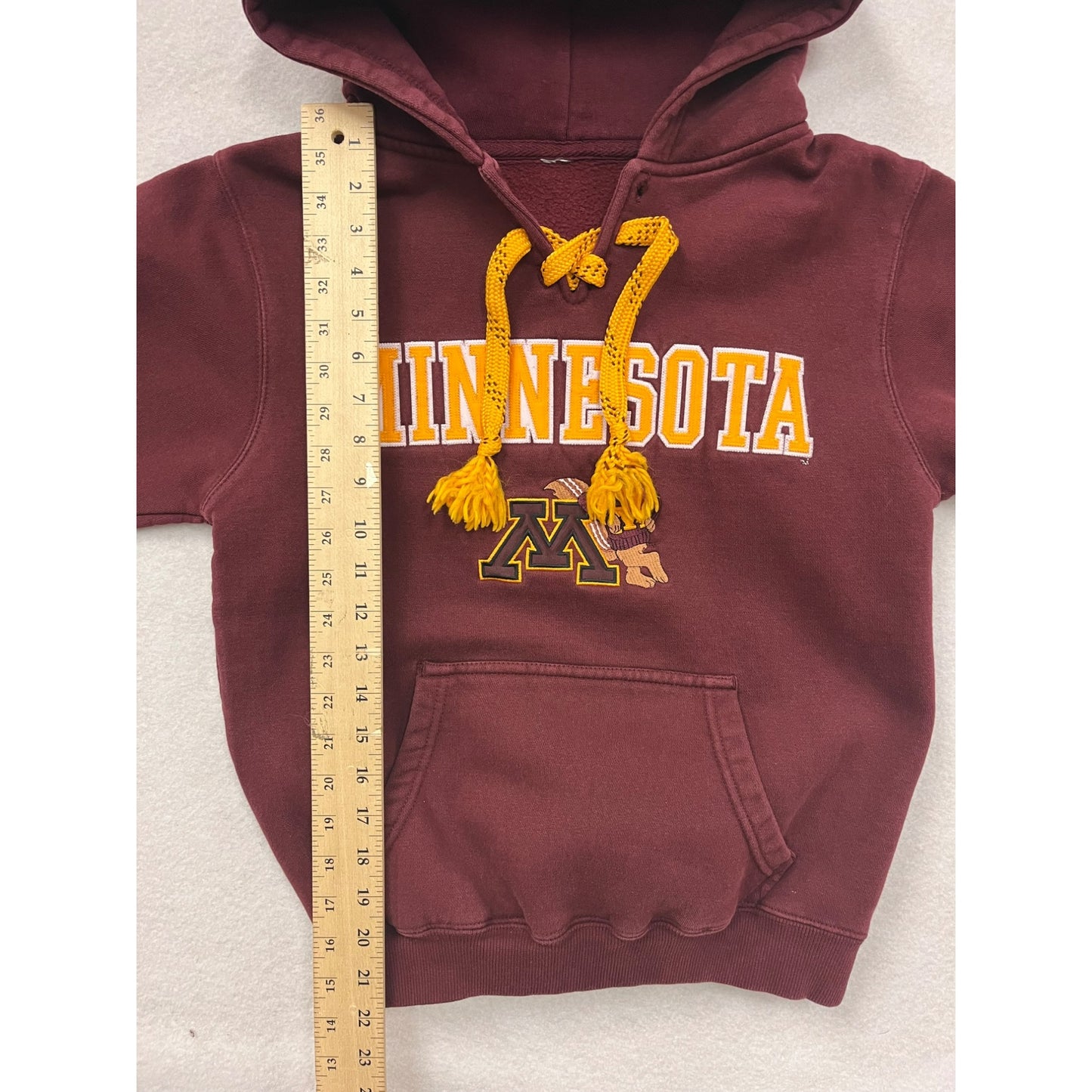 University Of Minnesota Boys Large Maroon Hoodie Sweatshirt With Kangaroo Pocket & Yellow Drawstrings #6239
