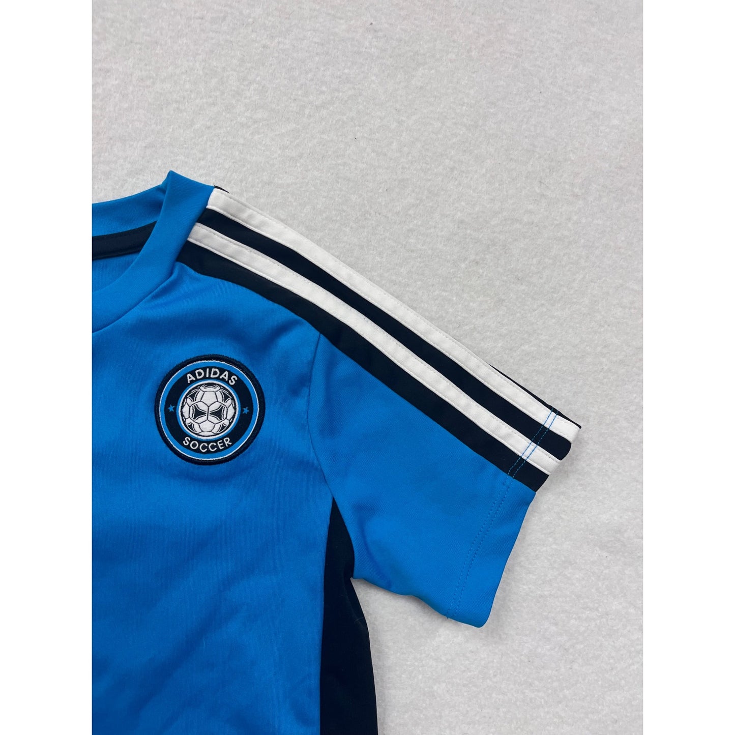 Adidas Kids Blue Soccer Tee With Striped Sleeves & Embroidered Logo Size 4T #6505