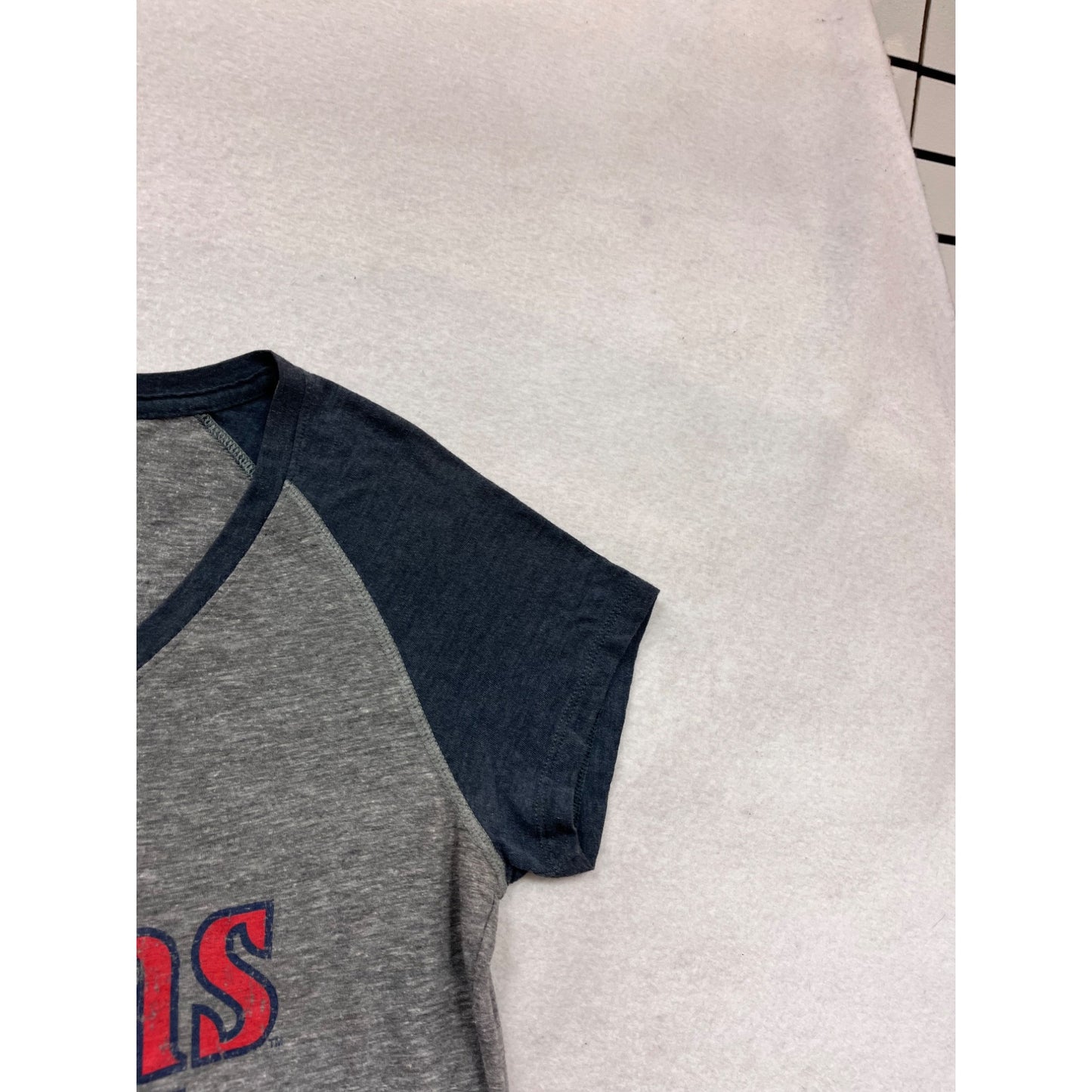 Minnesota Twins V-Neck Raglan T-Shirt #888A
