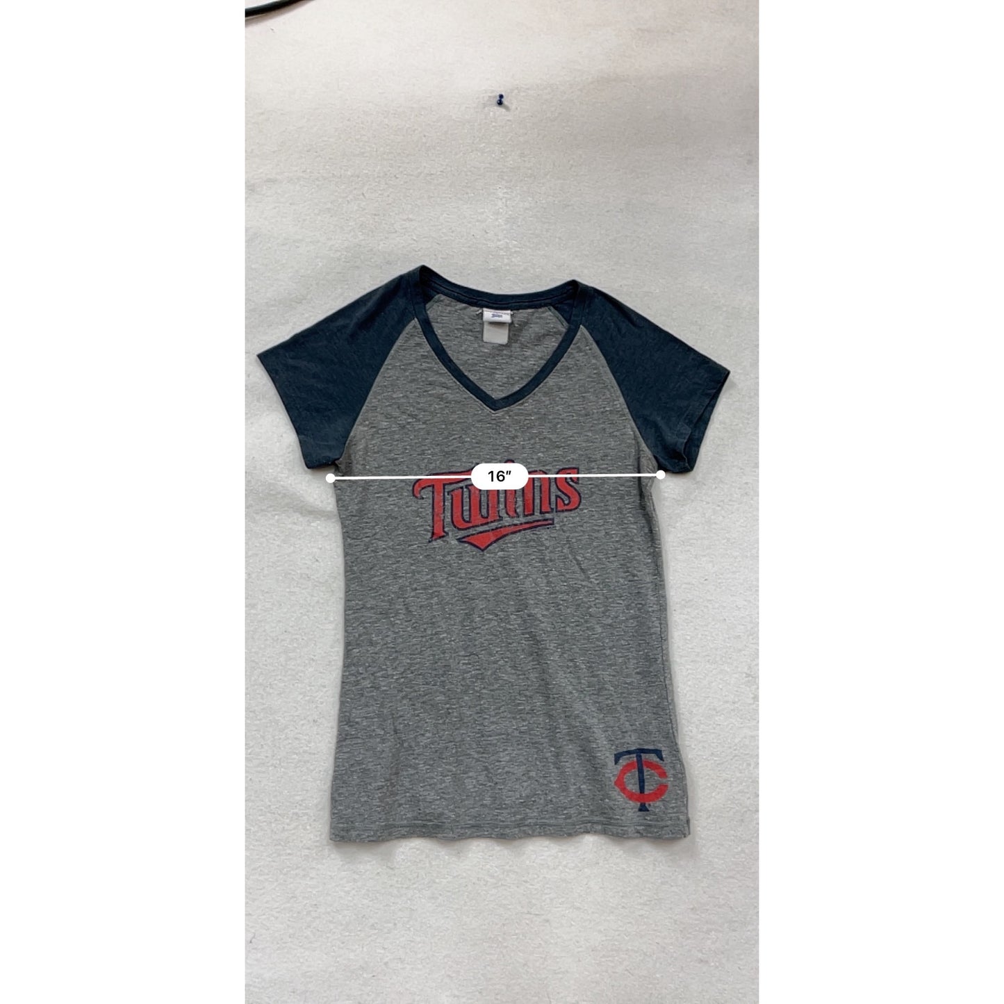 Minnesota Twins V-Neck Raglan T-Shirt #888A