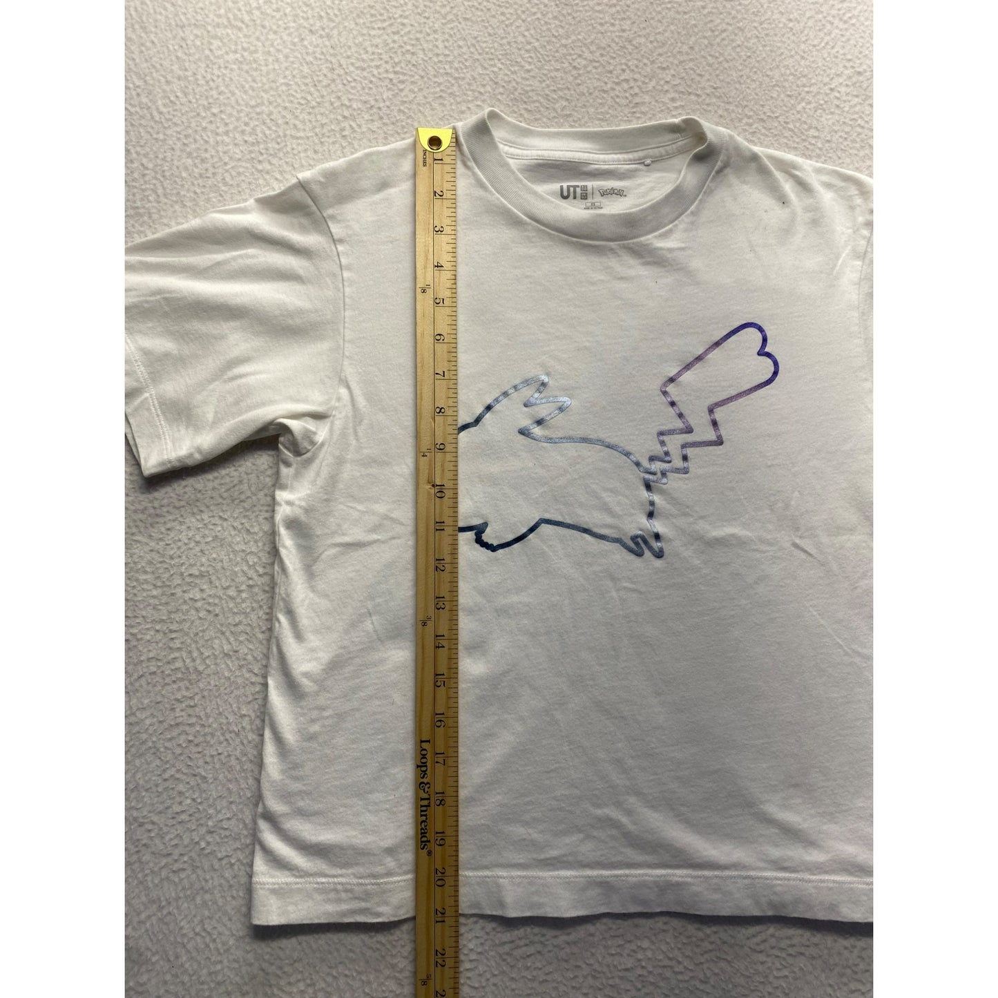 Pokémon X Uniqlo UT Womens XS White Pikachu Graphic Tee #5998