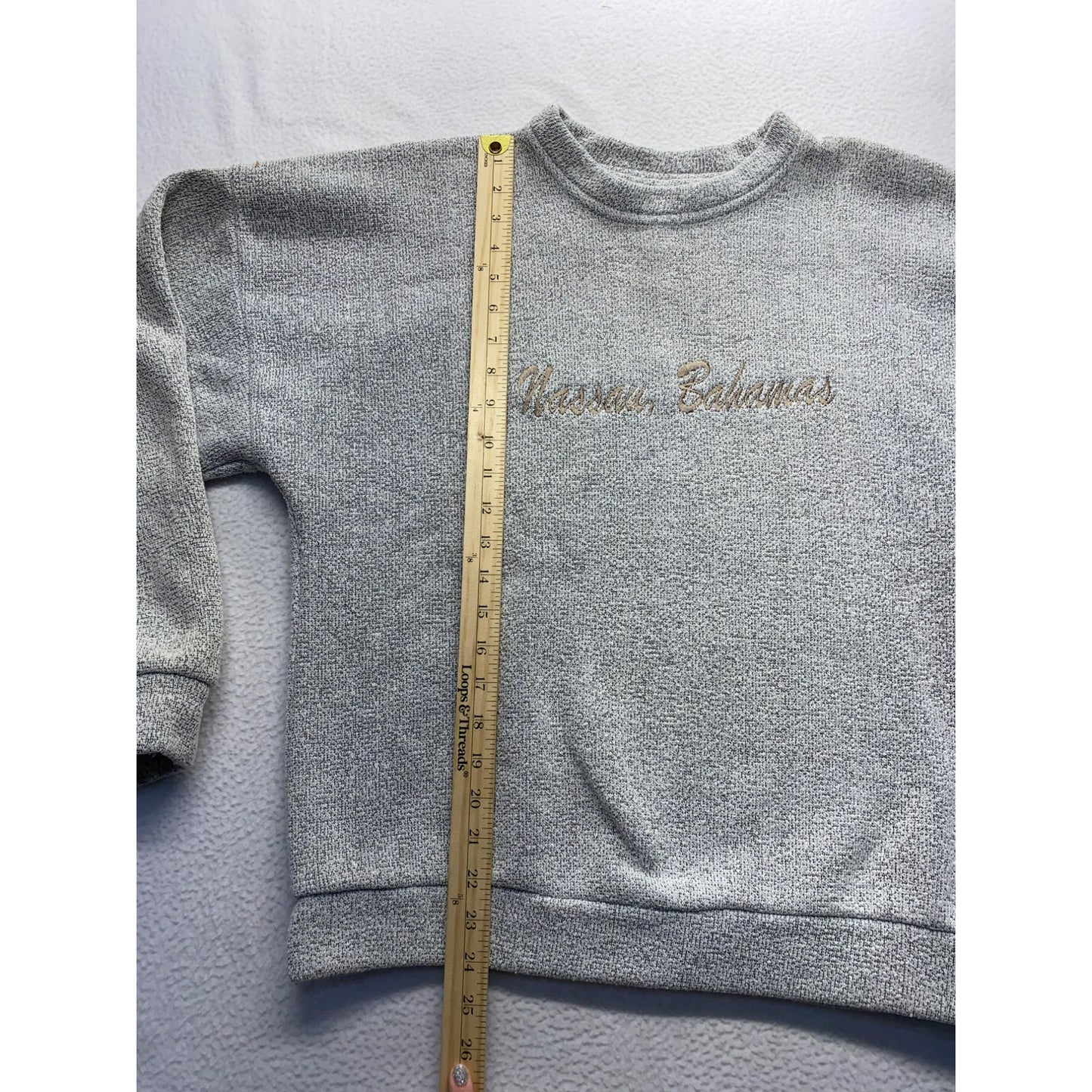 Women’s Nassau Bahamas Embroidered Crewneck #5490