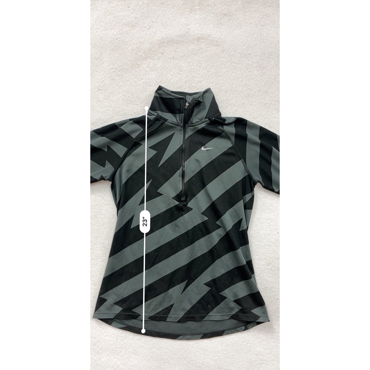 Nike Womens Medium Black & Gray Lightning Print 1/4 Zip Running Pullover #6631