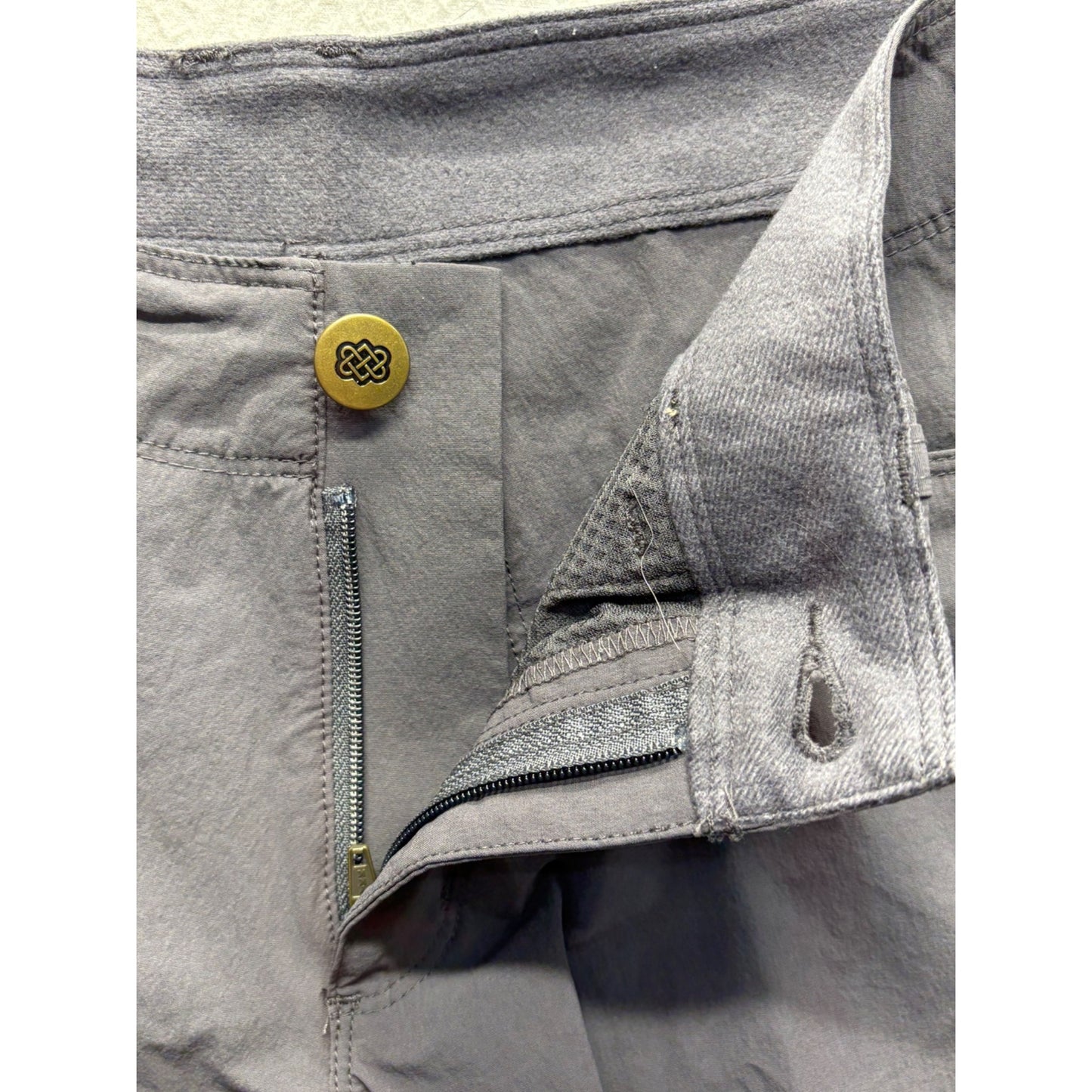 Sherpa Womens Adventure Shorts Size 4 #7579