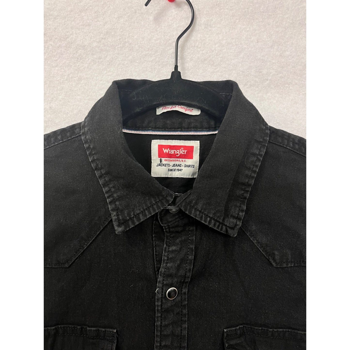 Men’s Standard Black Wrangler ButtonUp #2925