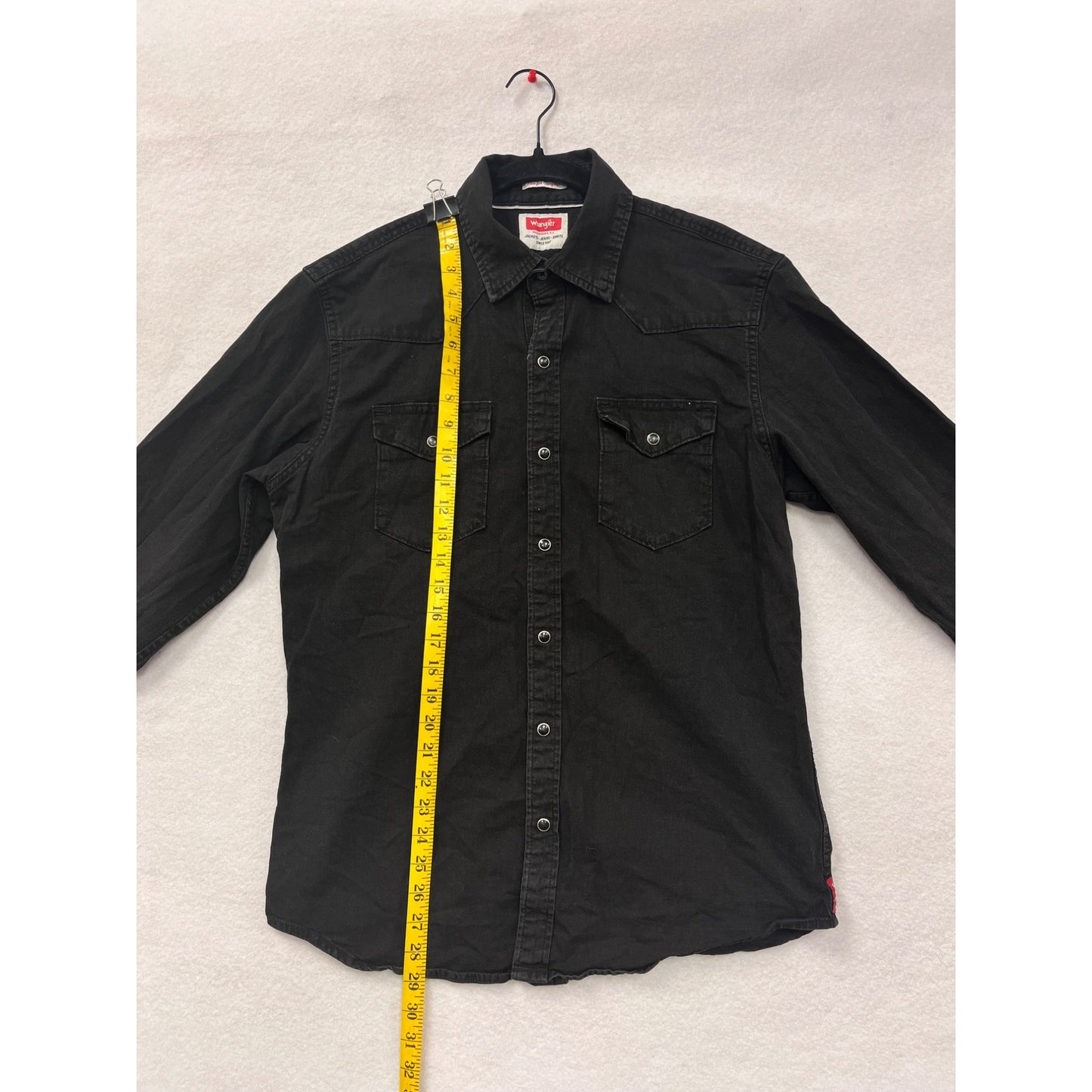 Men’s Standard Black Wrangler ButtonUp #2925