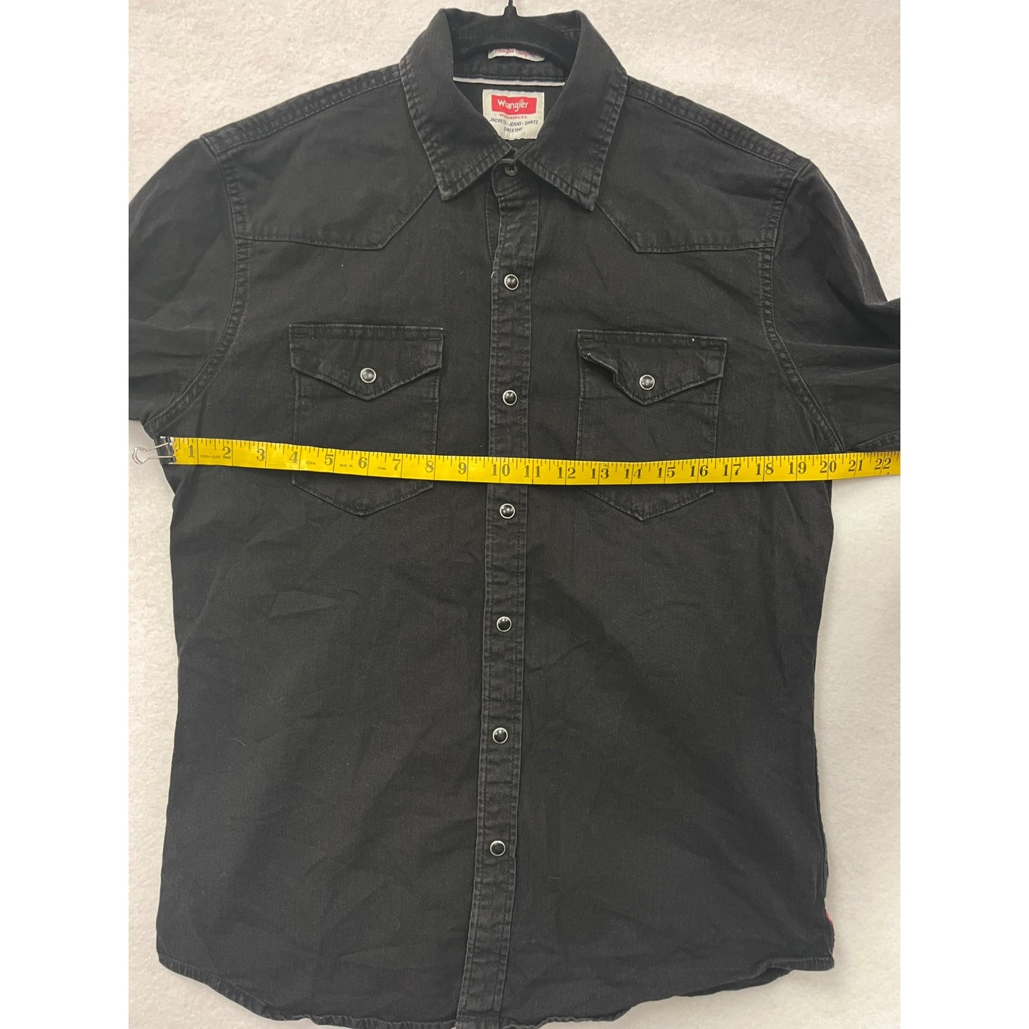 Men’s Standard Black Wrangler ButtonUp #2925