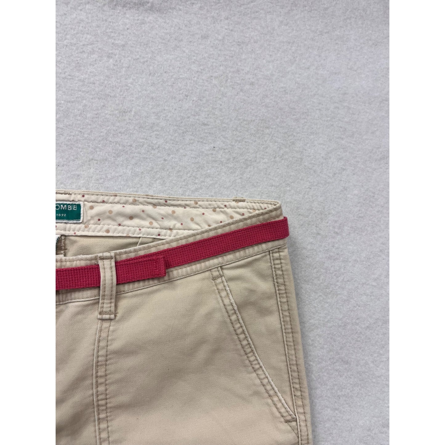 Women’s Size 6 Abercrombie & Finch Y2K Capris