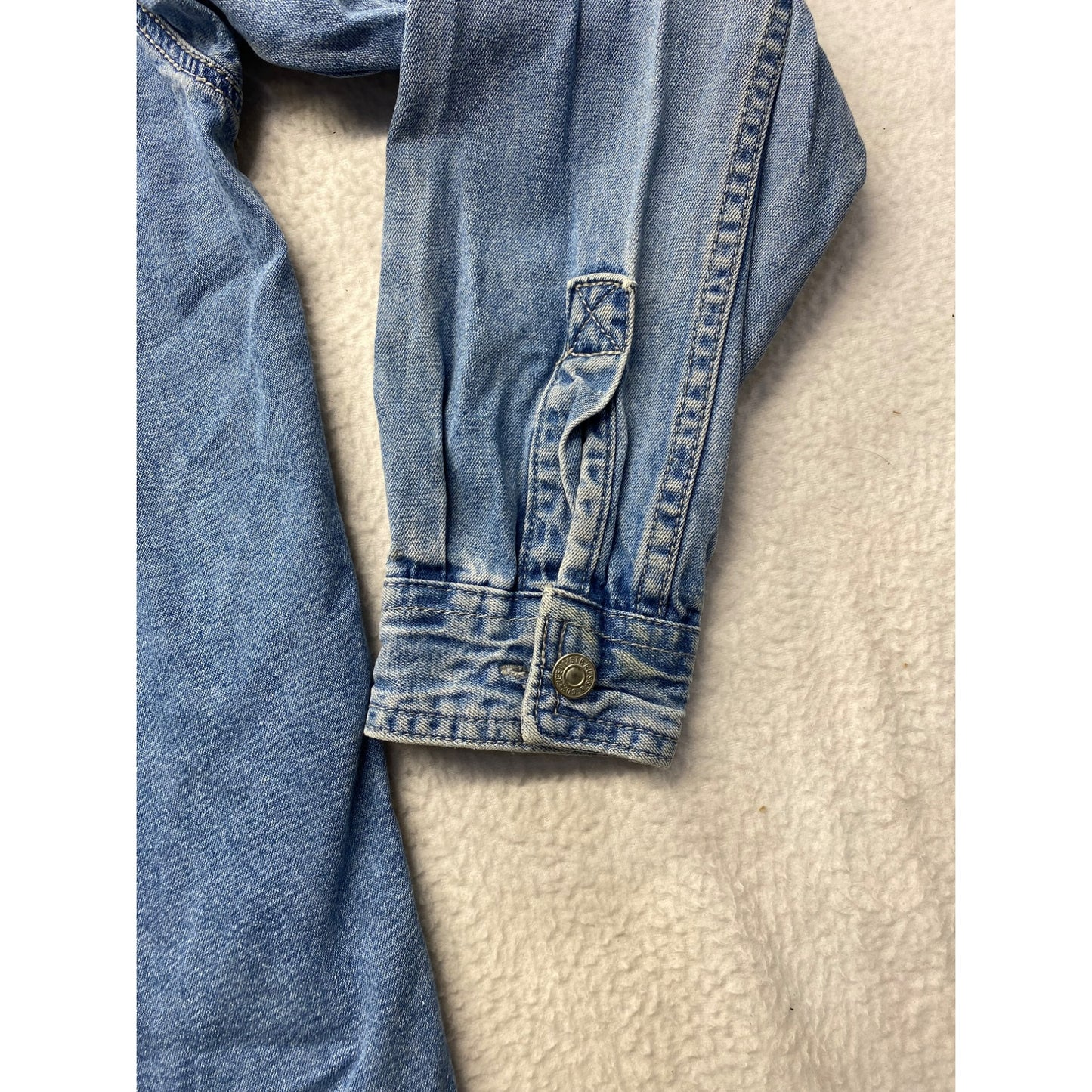 Vintage Levis Mens Denim Button-Up Shirt #5741