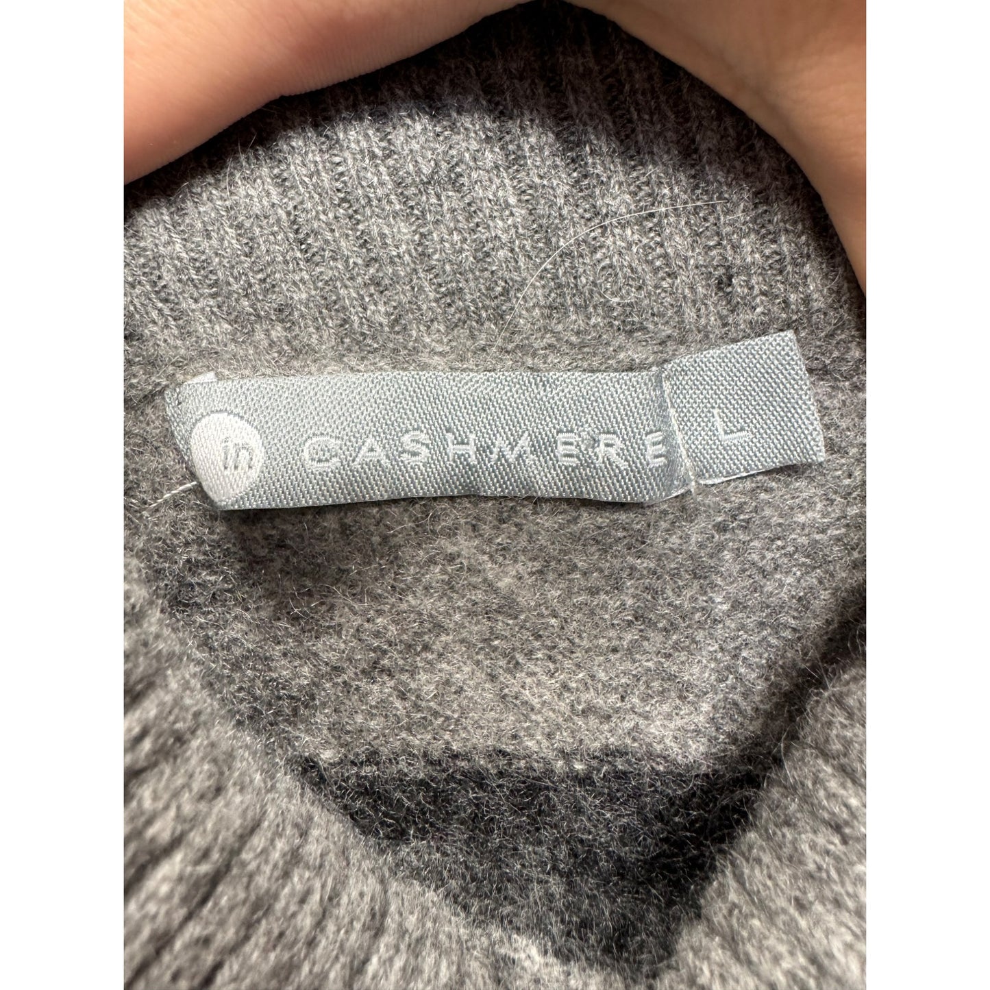 In Cashmere Turtleneck Sweater #5562