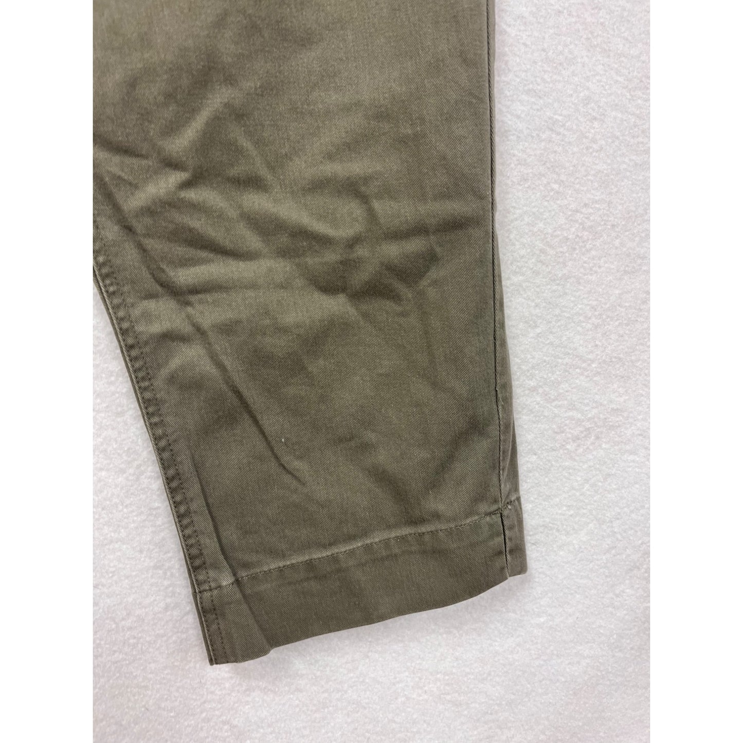 Eddie Bauer Womens Petite 8 Olive Green 100% Cotton Cropped Pants #6724