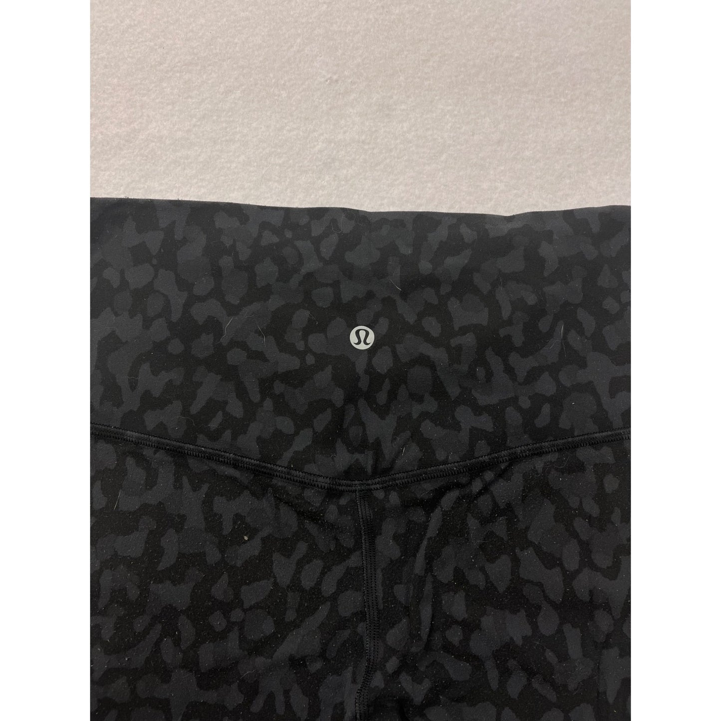 Woman’s Lululemon Pace Rival Crop Athletic Leggings #2979