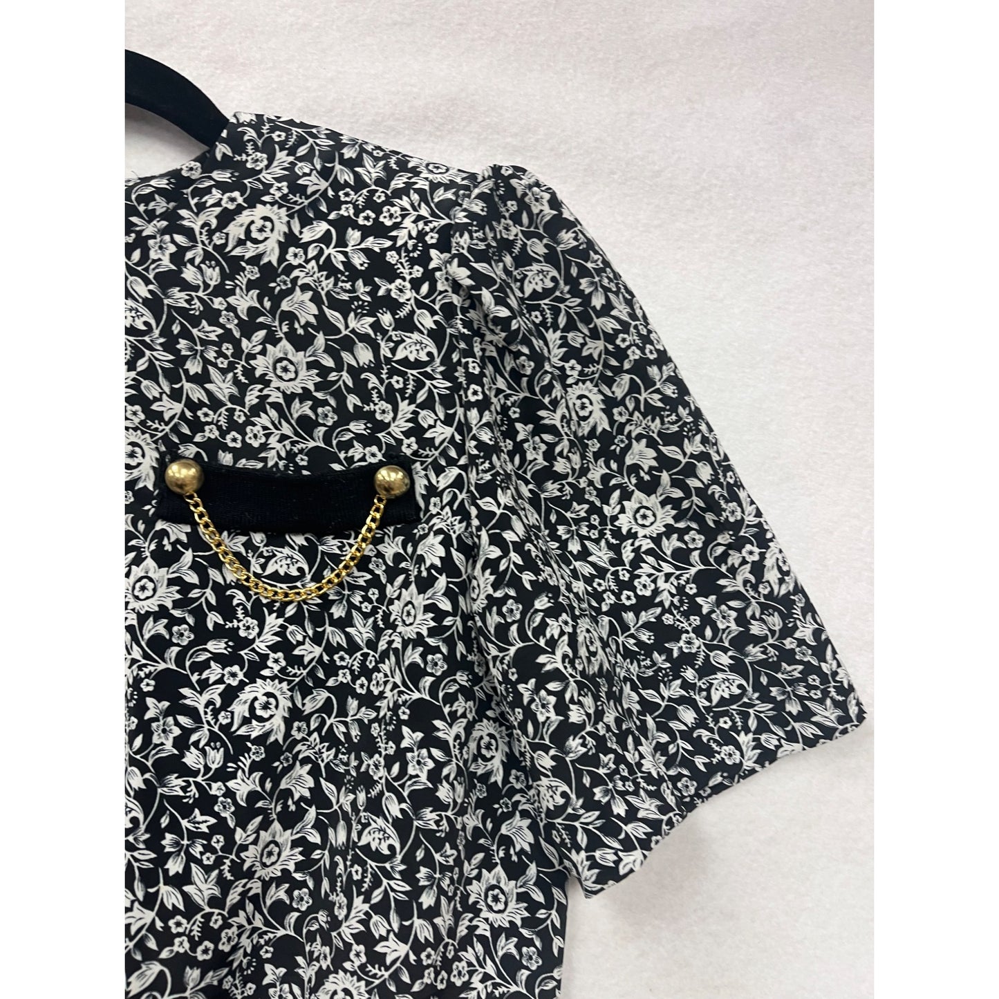 Vintage Womens Floral Puff Sleeve Blouse With Pocket Chain Accent By CB #6742
