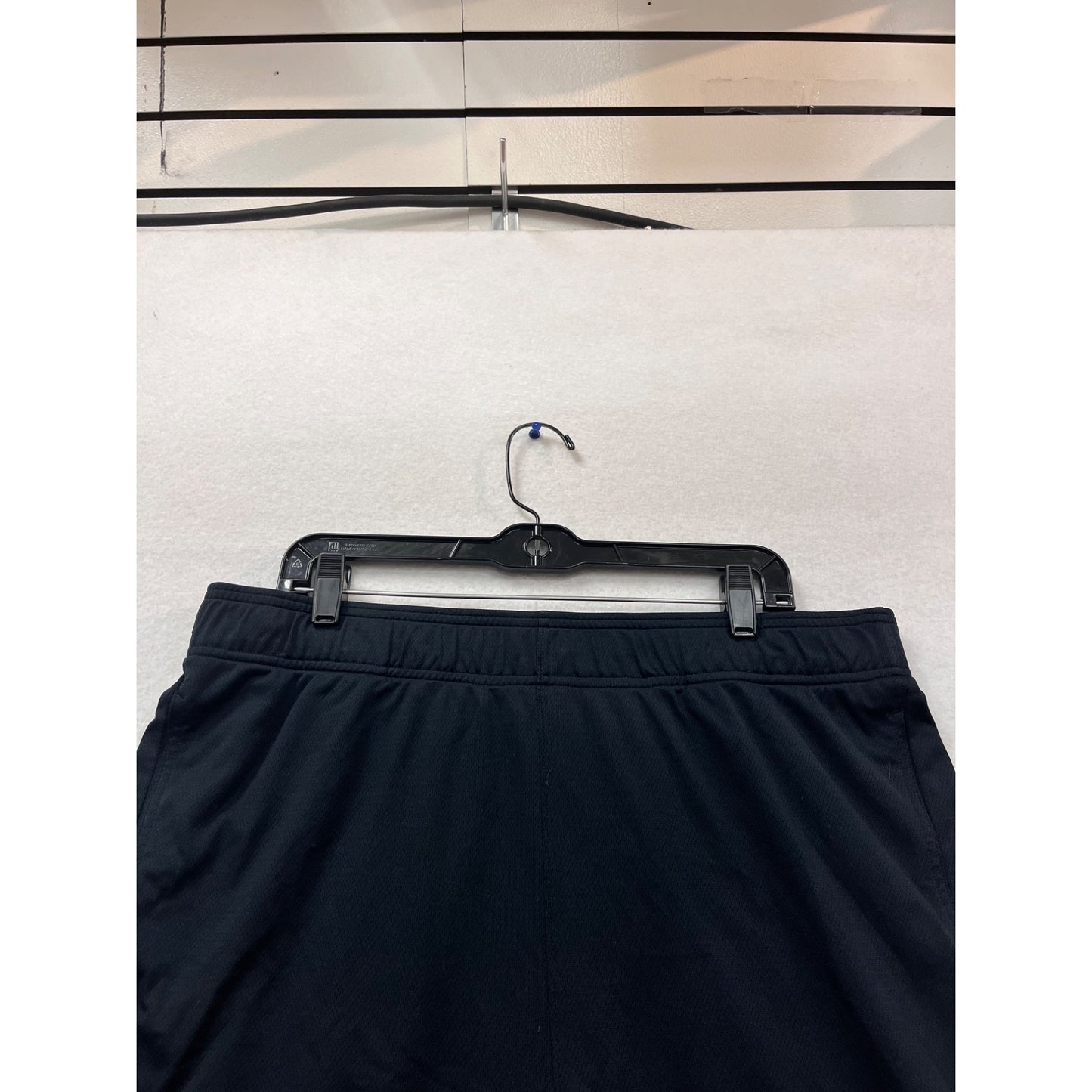 Under Armour Iowa Hawkeyes Athletic Shorts Size L #895A