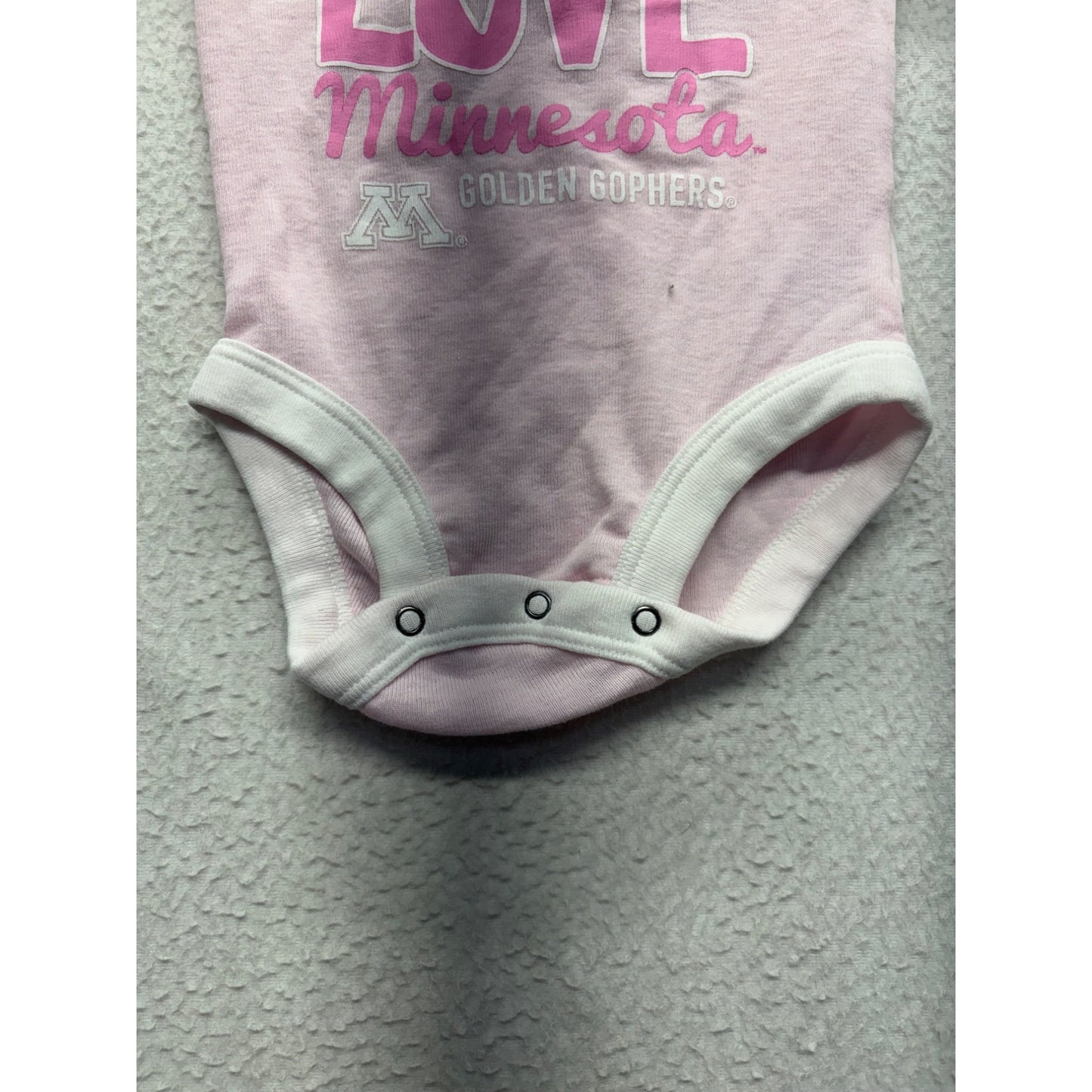Love Minnesota Golden Gophers Baby bodysuit 3-6M Rivalry Threads #7423
