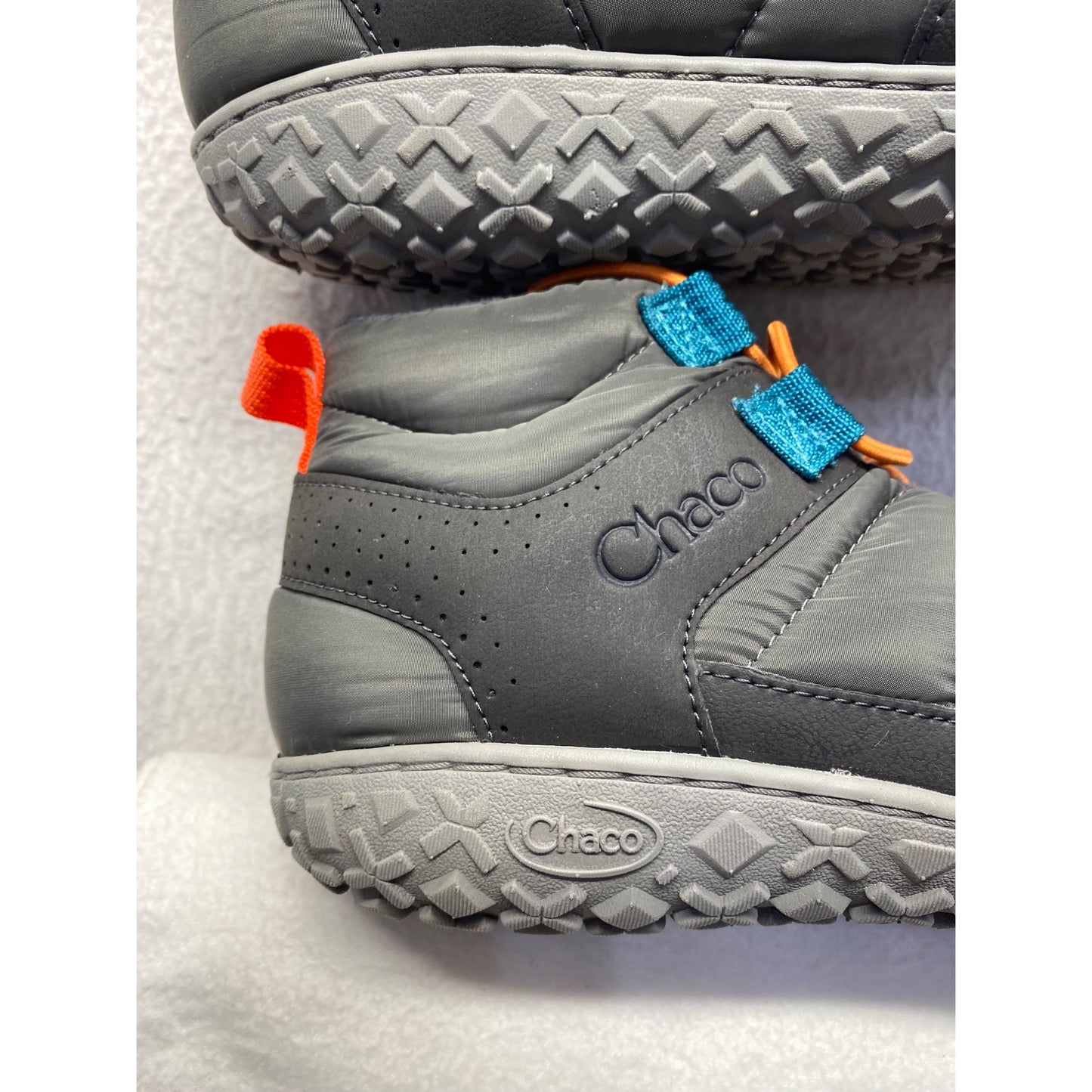 Chaco Womens Size 6.5 Quilted Gray Slip-On Winter Shoes #7273
