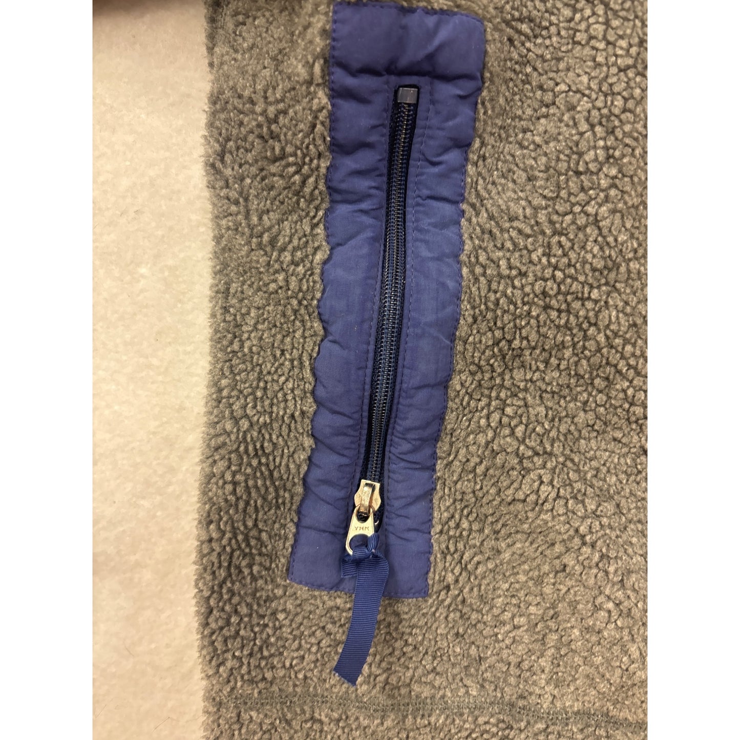 Patagonia Gray Full-Zip Sherpa Fleece Jacket With Blue Accents & Zippered Pockets Mens L Warm & Durable Outdoor Wear #6980