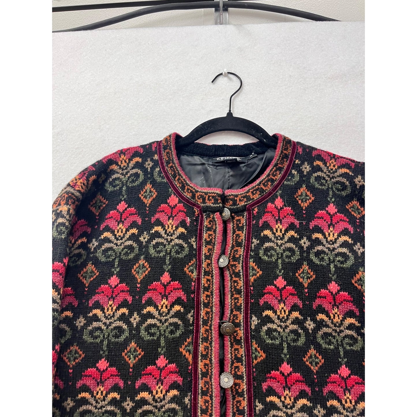 Womens Medium Icelandic Design Wool Cardigan Sweater #66A