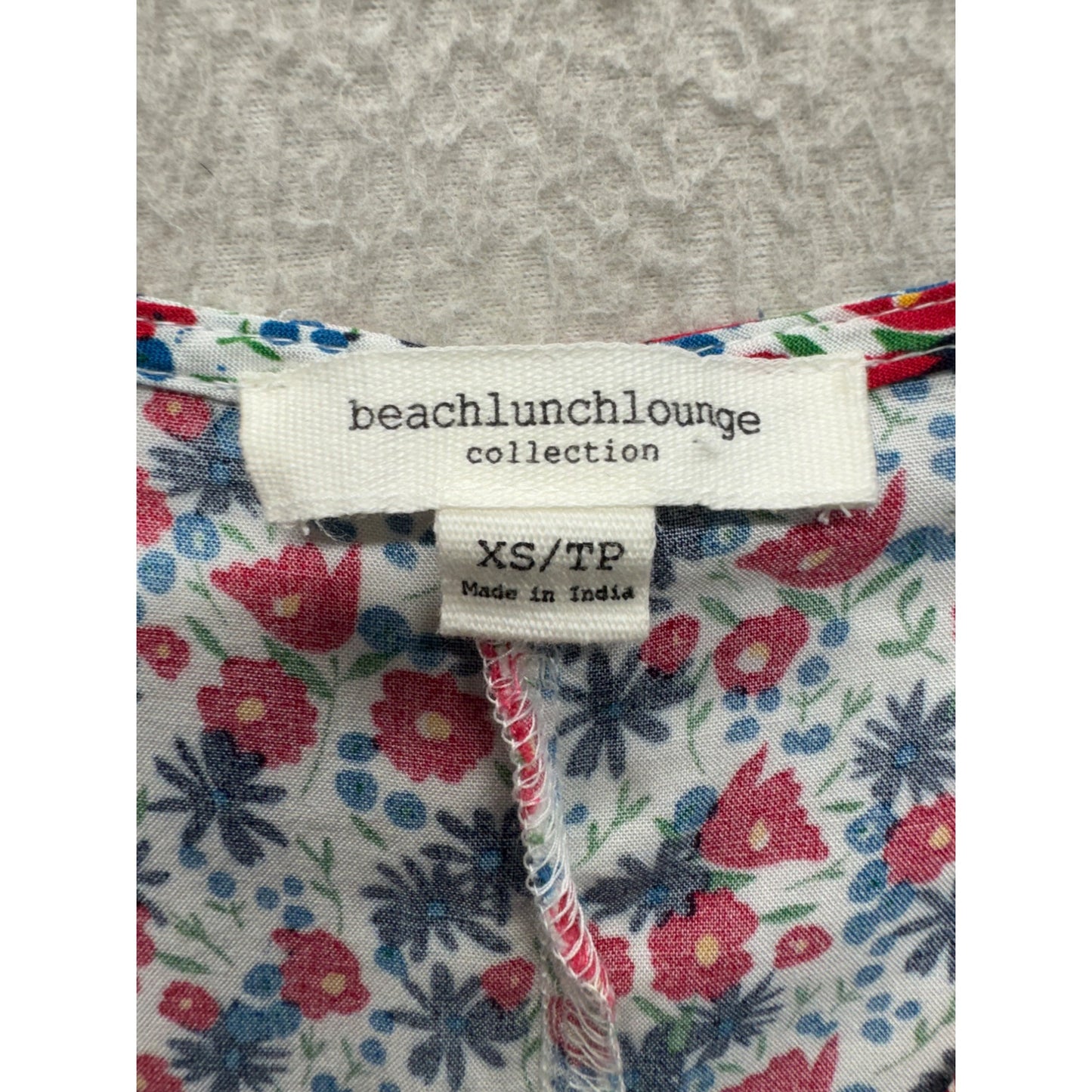 Beachlunchlounge Floral V-Neck Tie-Front Blouse XS 242B