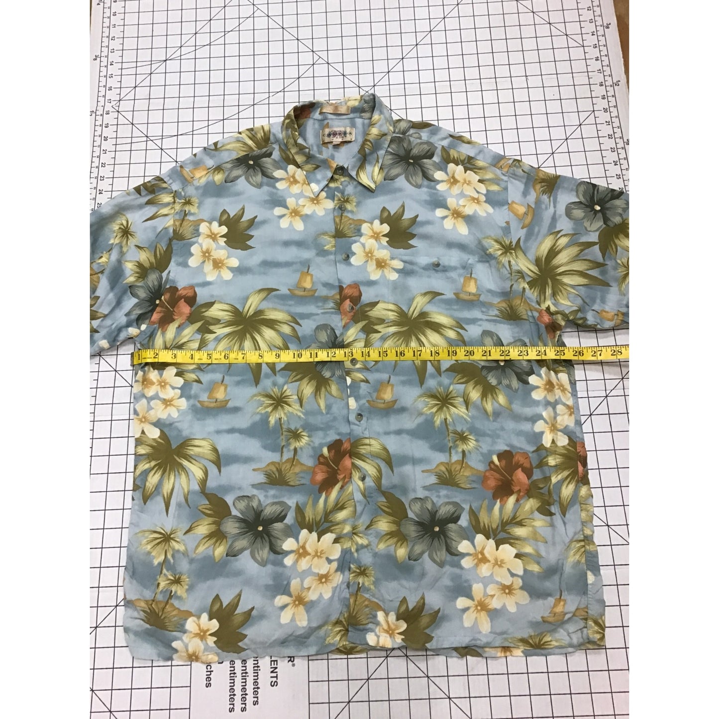 Men’s Vintage Hawaiian ButtonUp