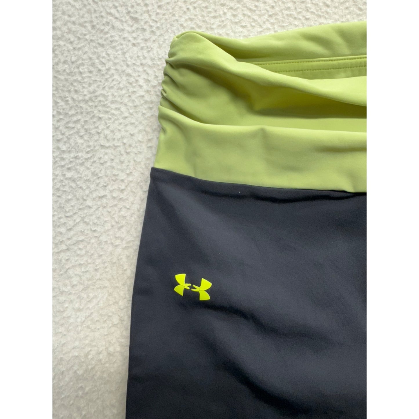Under Armour Black & Green Capri Leggings Stretch Activewear Size M 251B