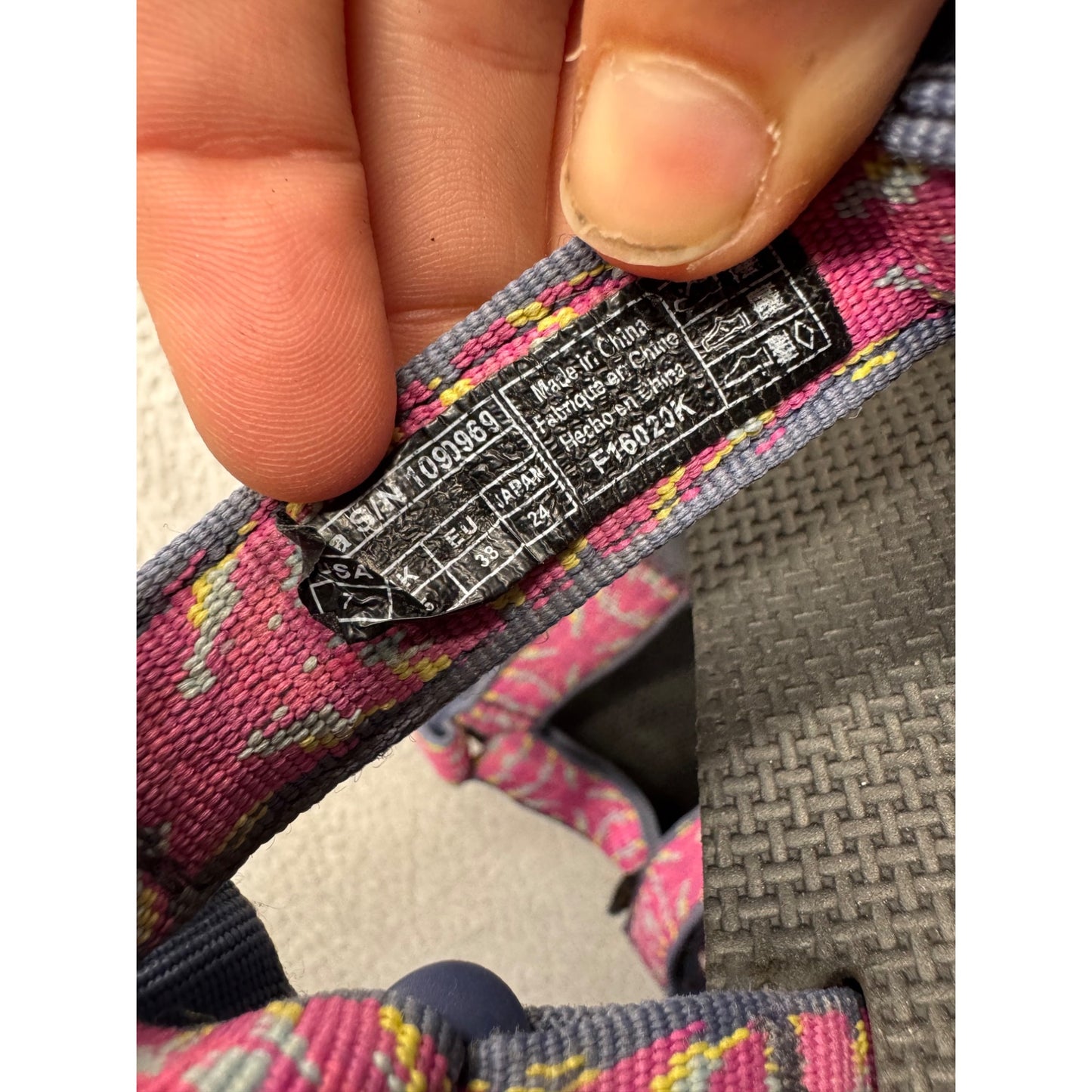 Teva Womens Pink & Gray Rugged Strap Sandals Size 7 9449